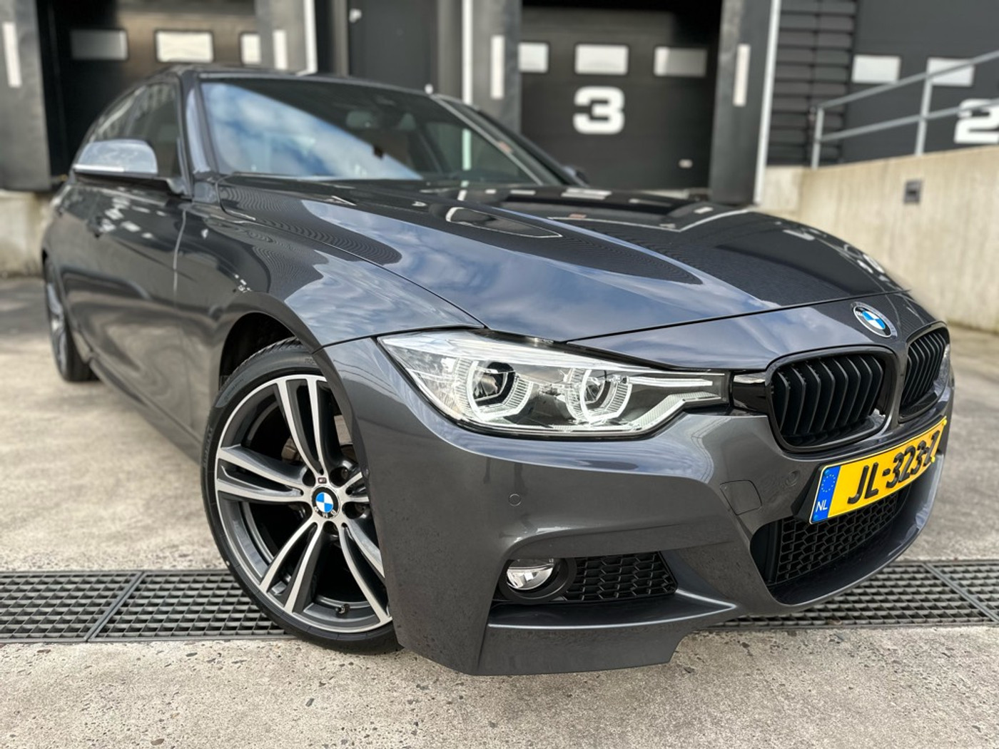 Foto van BMW 330e
