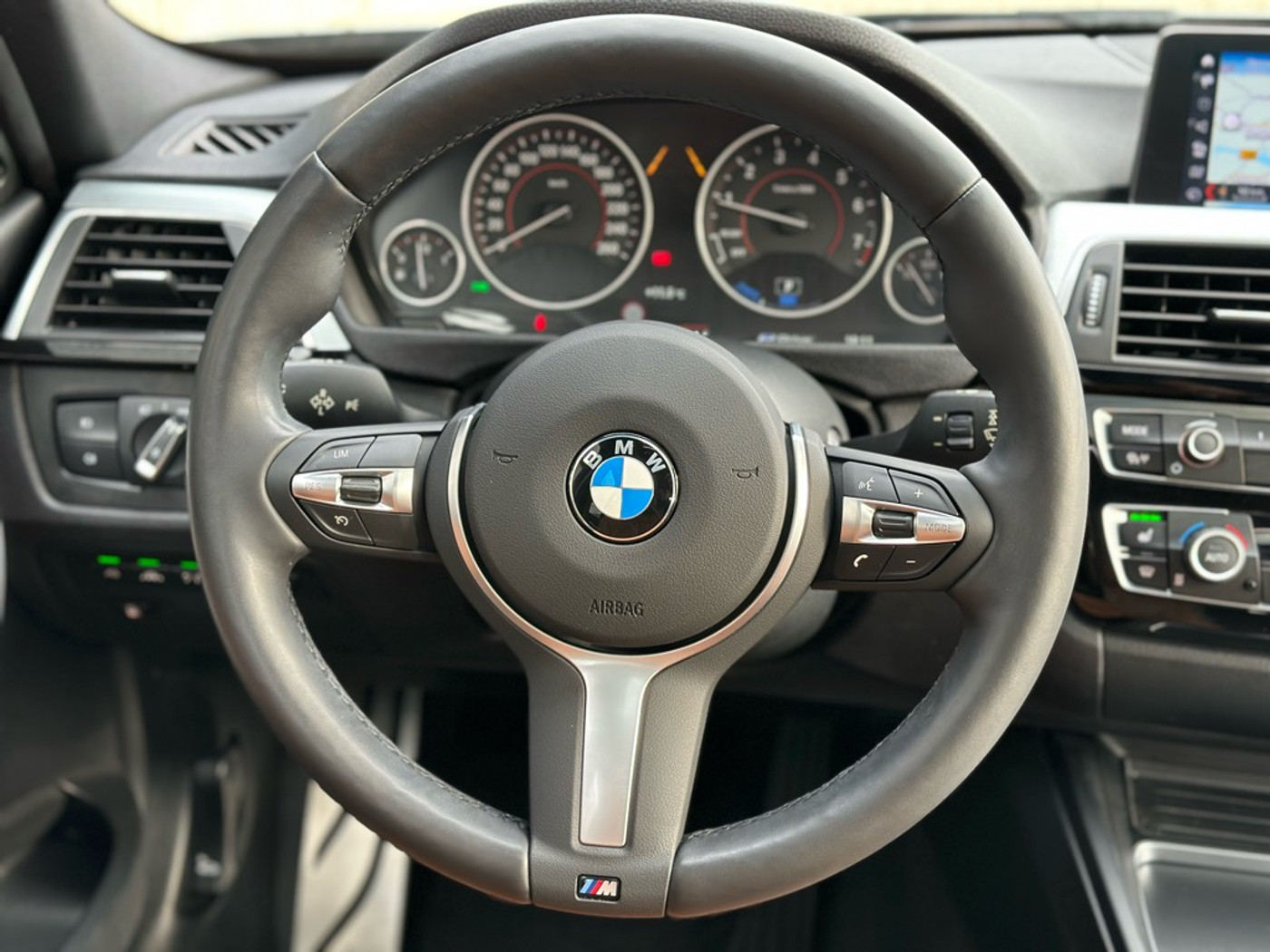 Foto van BMW 330e