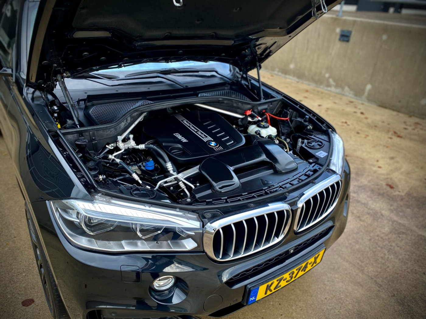Foto van BMW X6 Xdrive40d