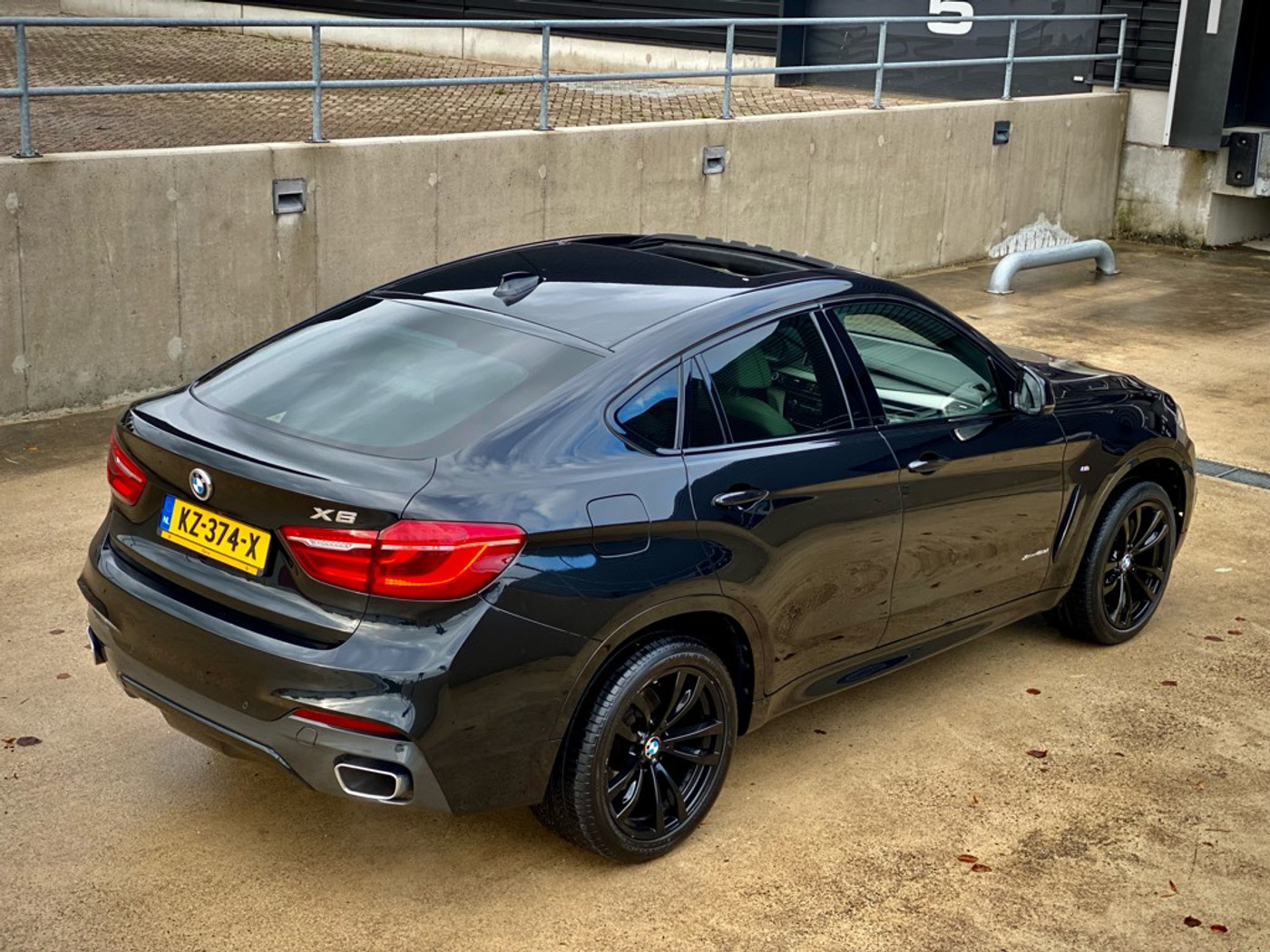 Foto van BMW X6 Xdrive40d