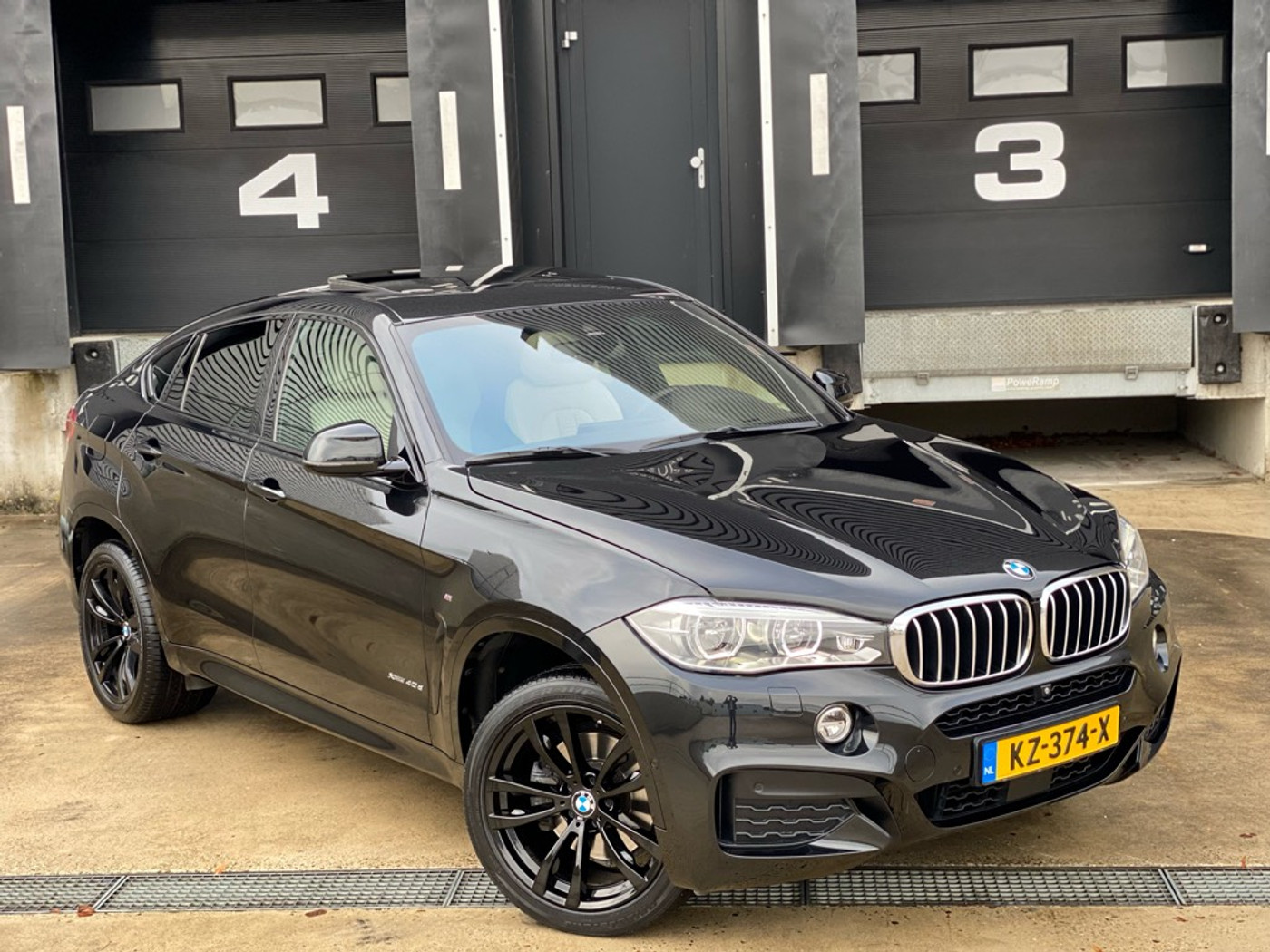 Foto van BMW X6 Xdrive40d