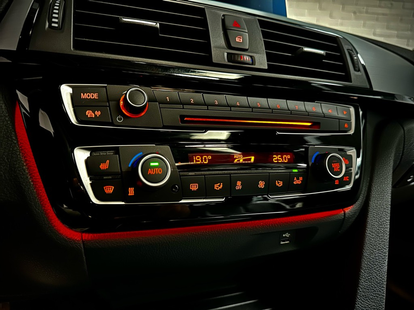 Foto van BMW 330i