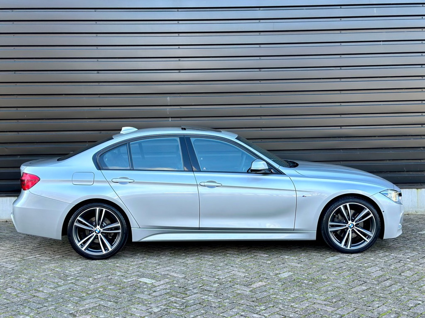 Foto van BMW 330i