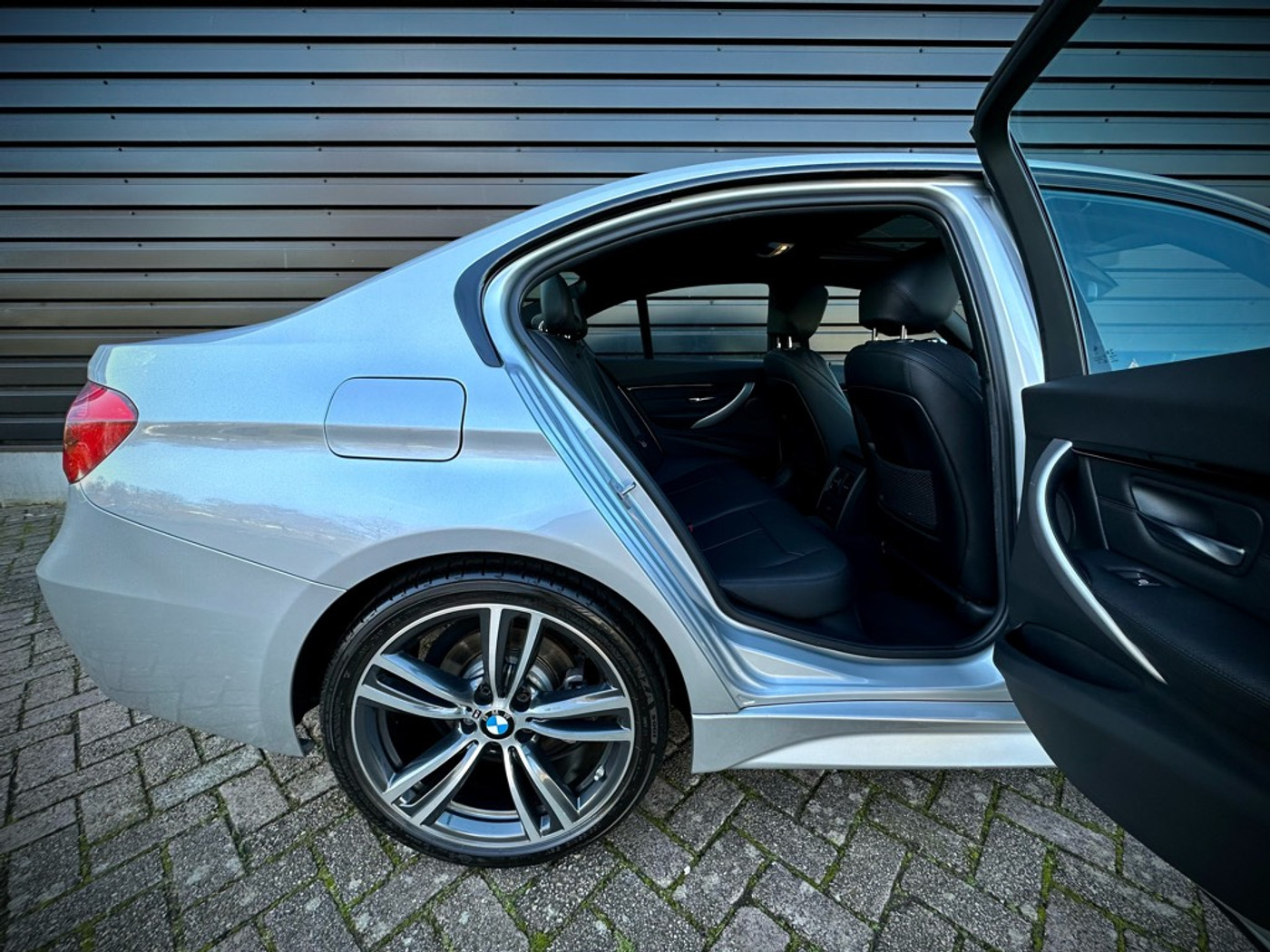 Foto van BMW 330i
