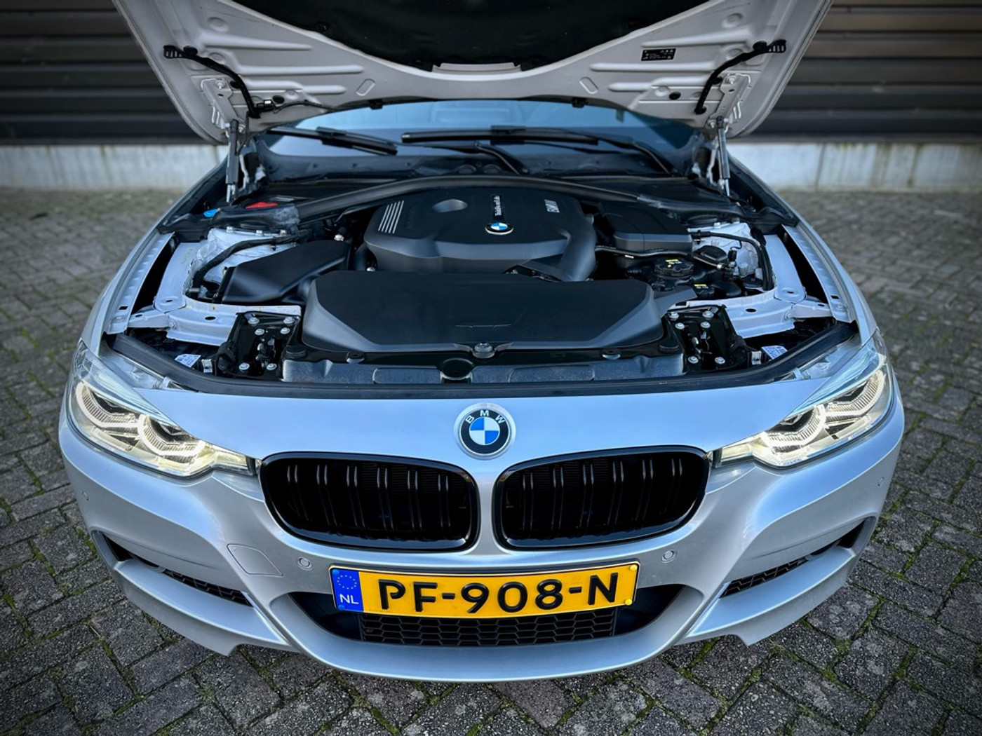 Foto van BMW 330i