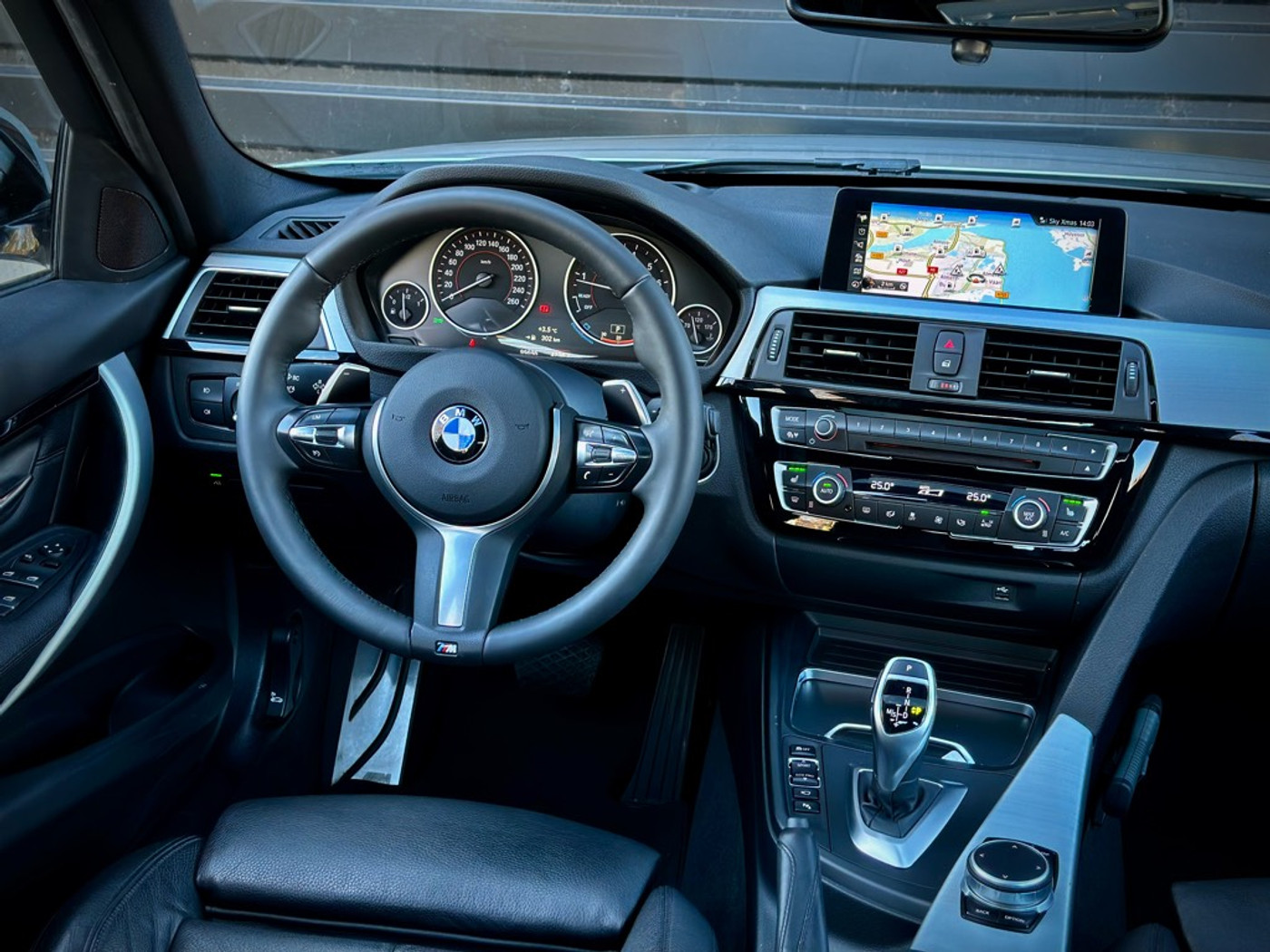 Foto van BMW 330i