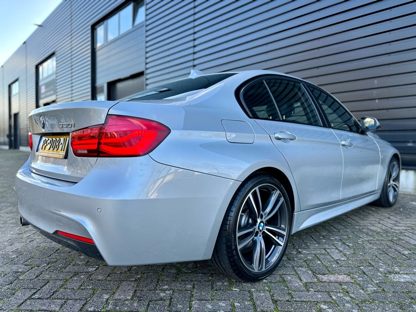 Foto van BMW 330i
