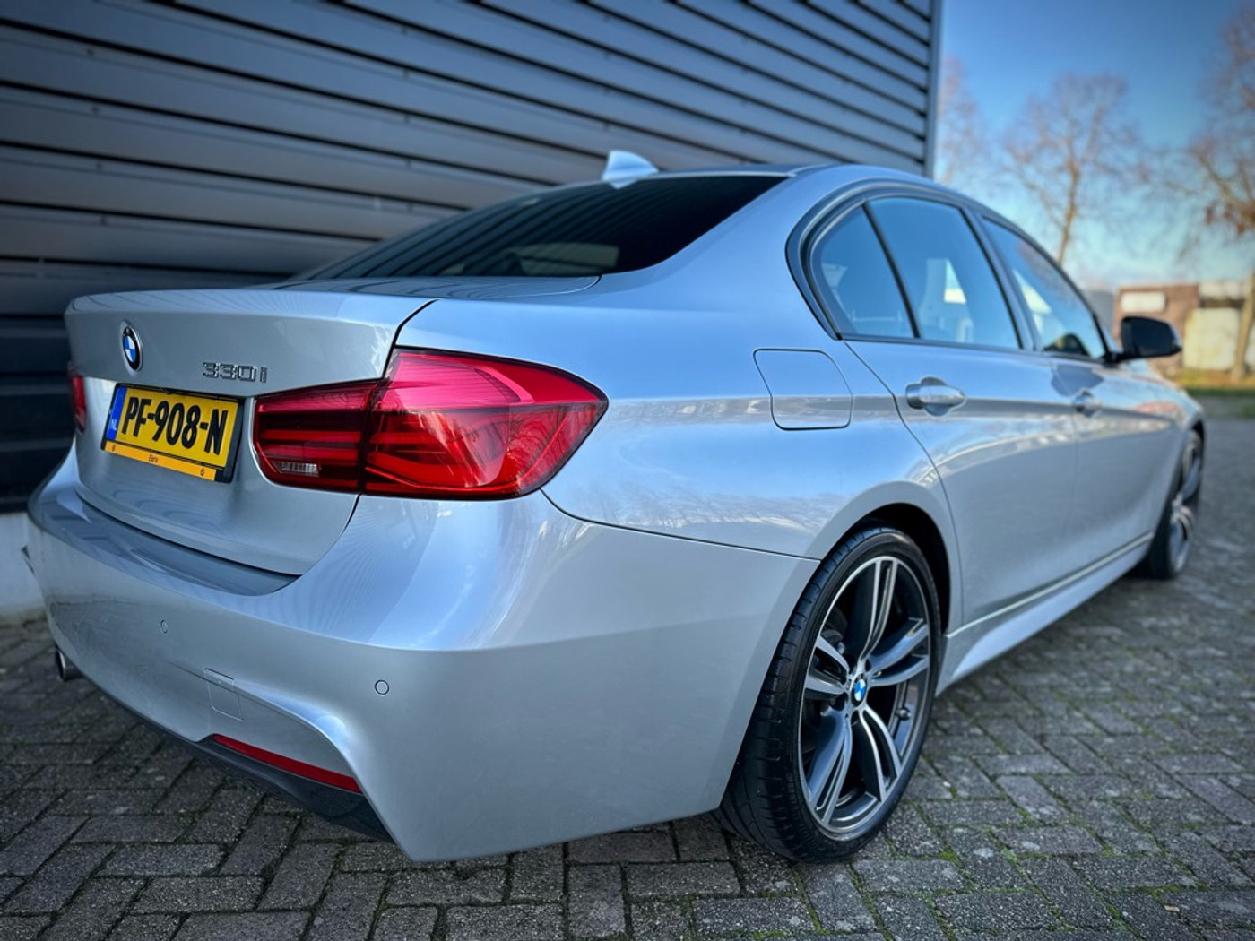 Foto van BMW 330i