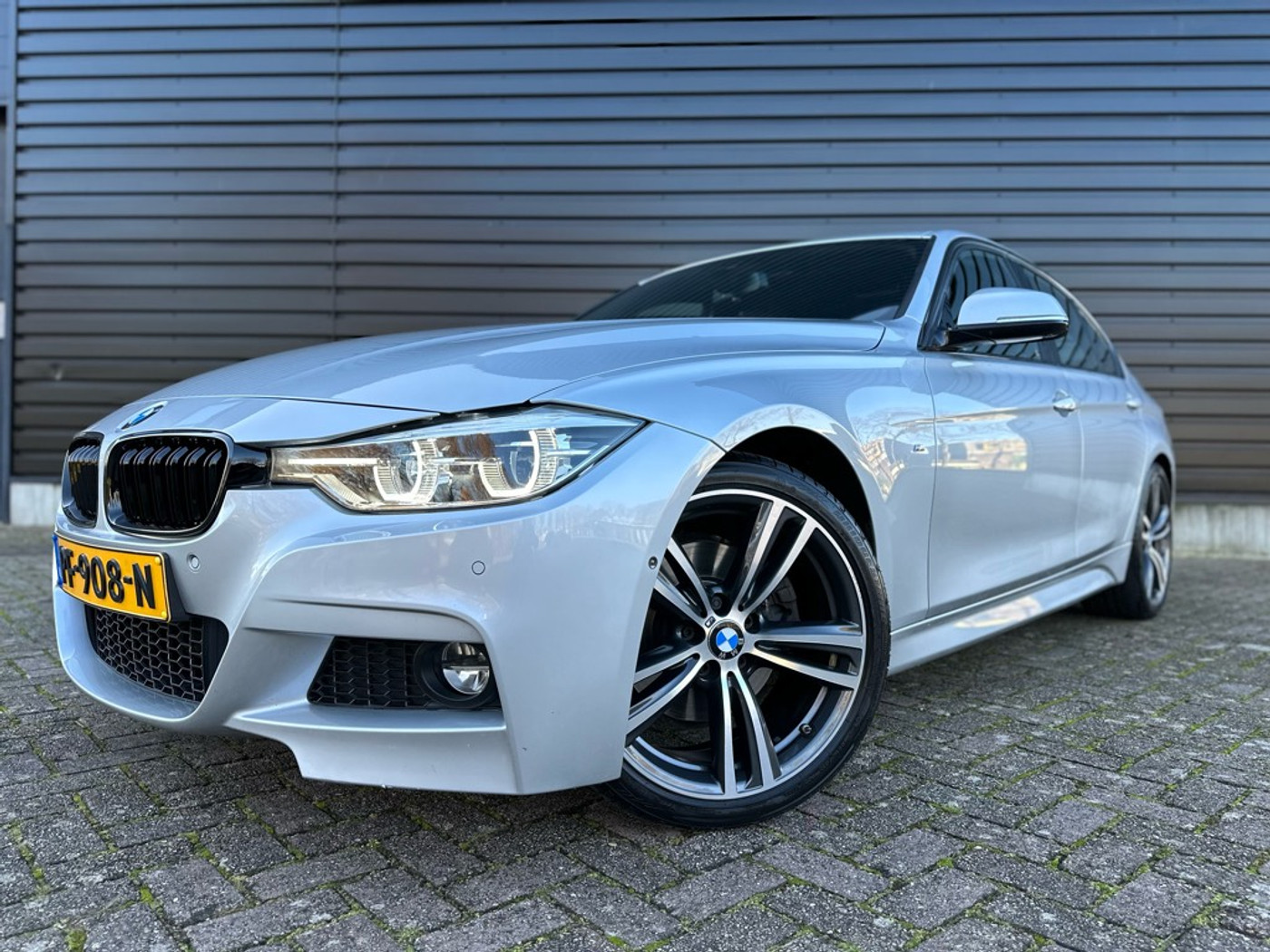 Foto van BMW 330i