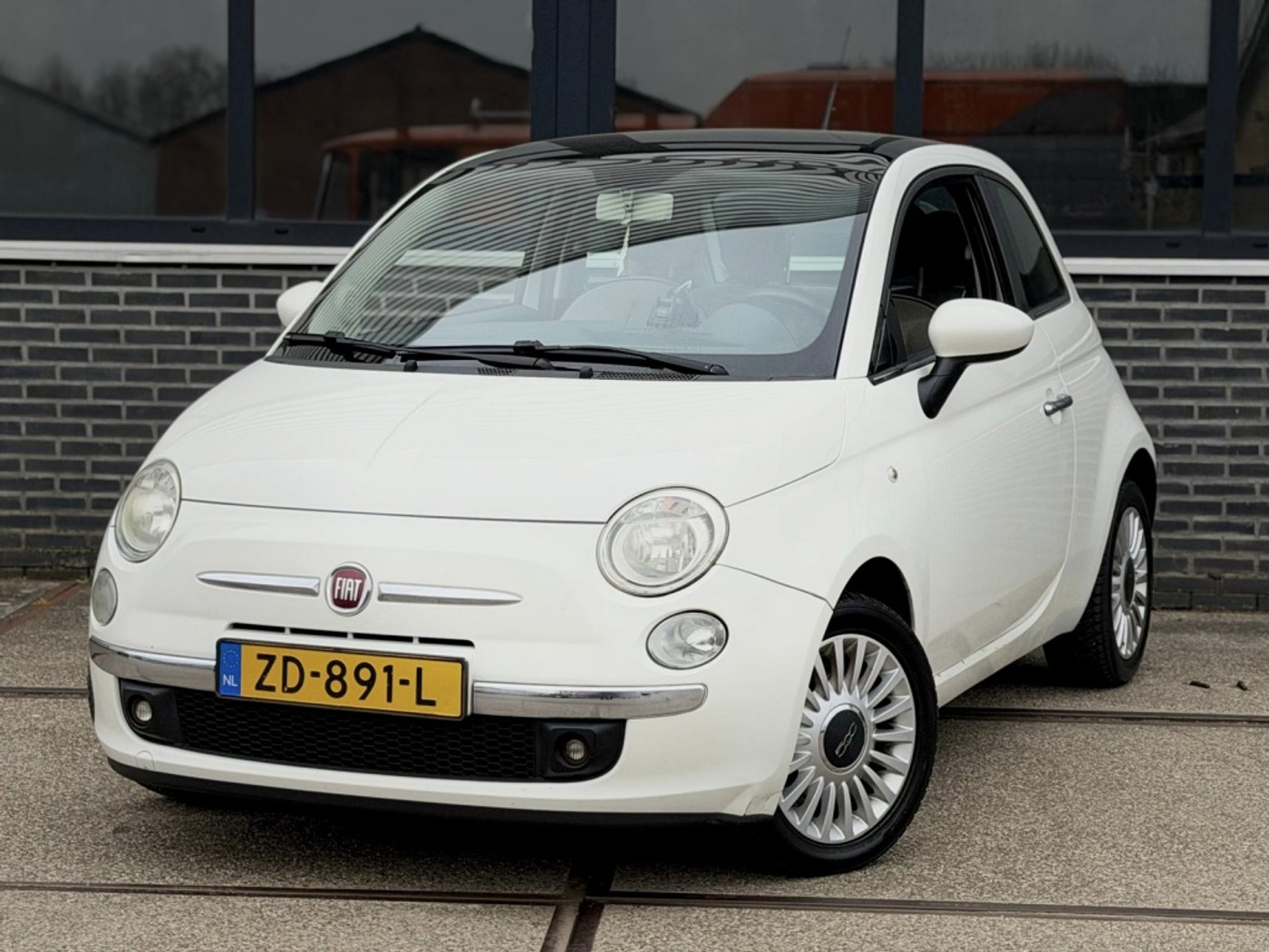 Fiat Fiat 500 1.4-16V Lounge |PanoramaDak |Airco |Nieuwe APK 2008 - voorkant