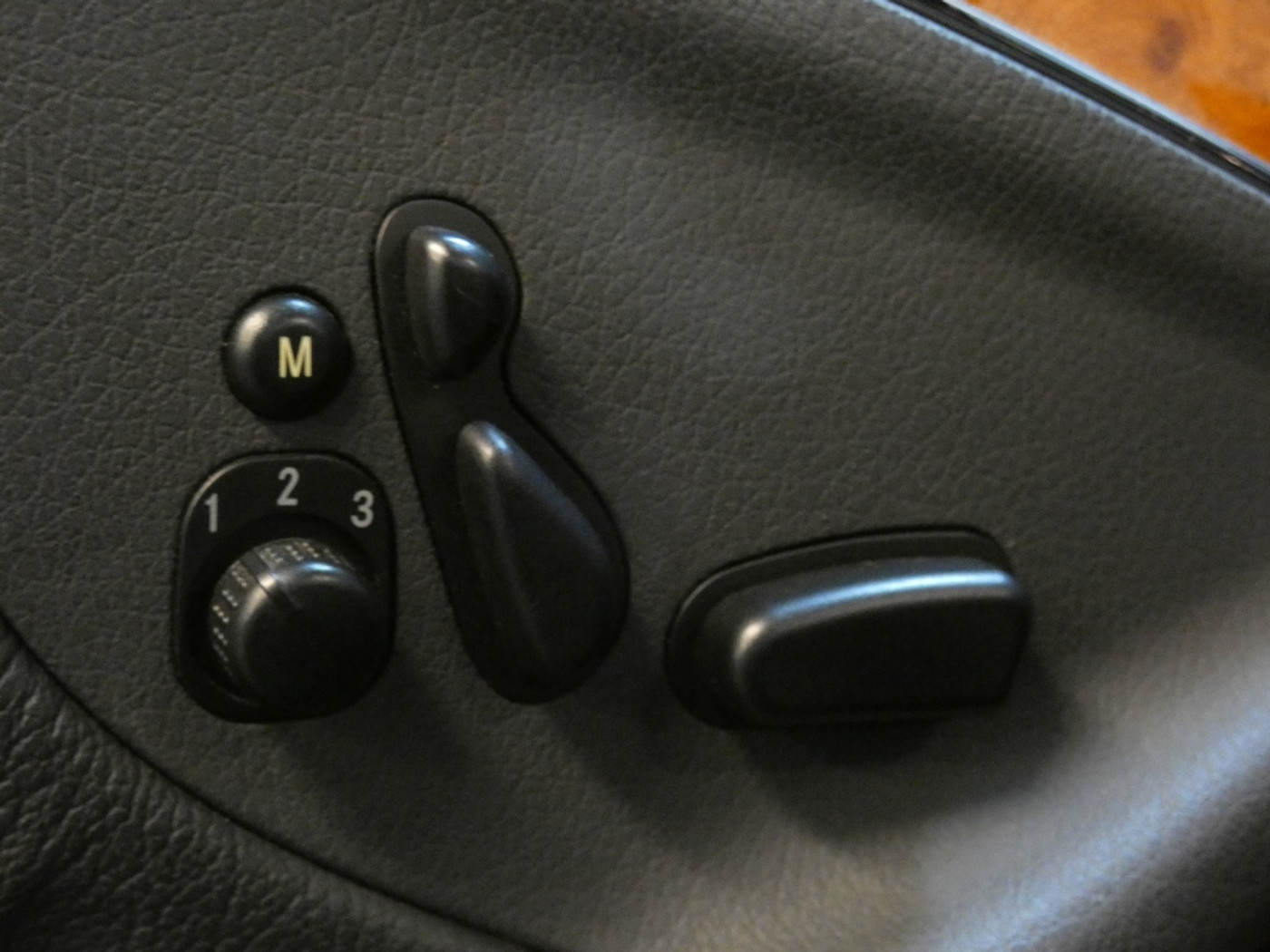 Foto van Mercedes-Benz CLK 320