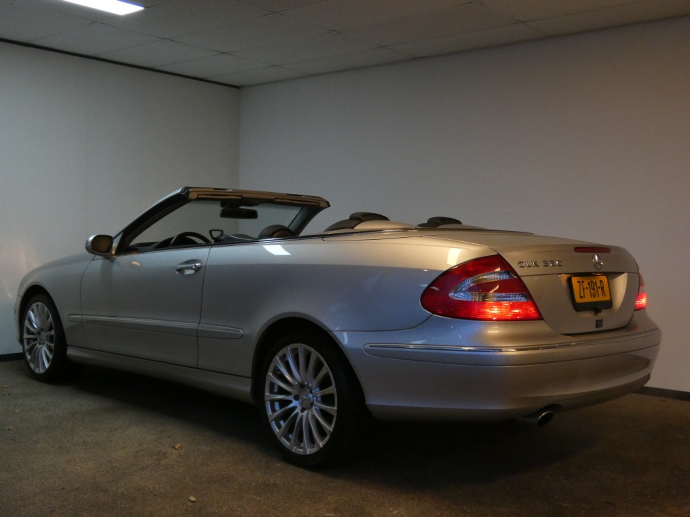 Foto van Mercedes-Benz CLK 320