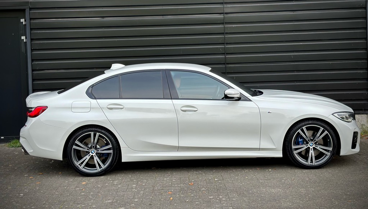 Foto van BMW 330i