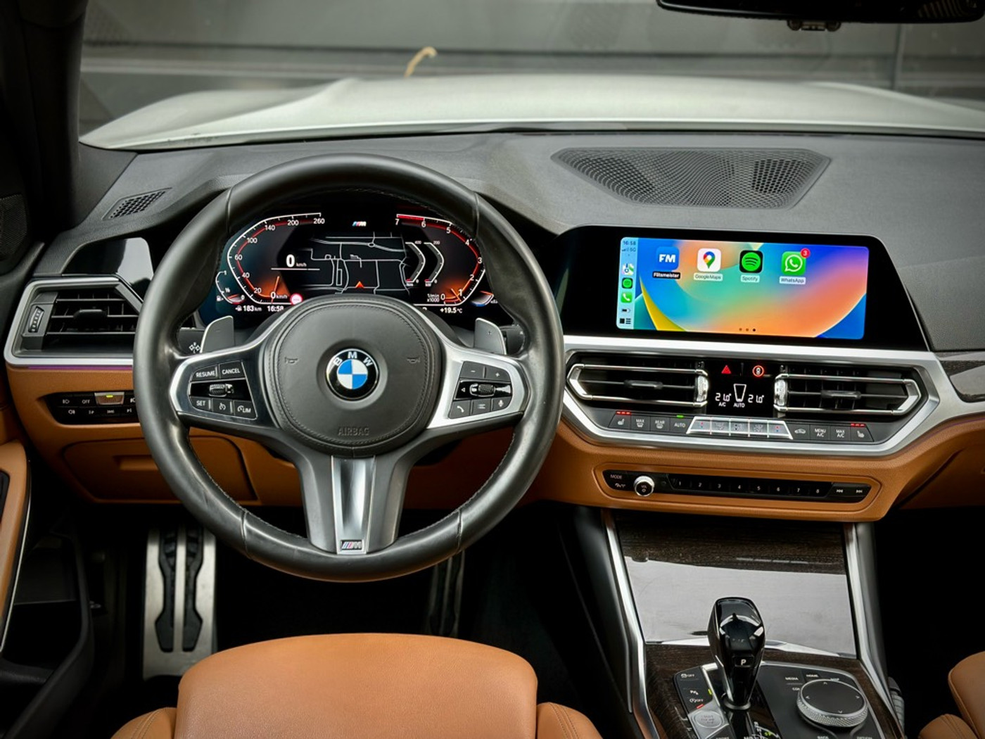 Foto van BMW 330i