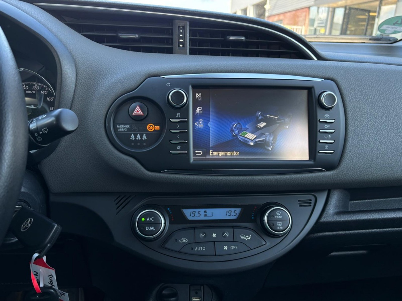 Foto van Toyota Toyota Yaris Hybrid