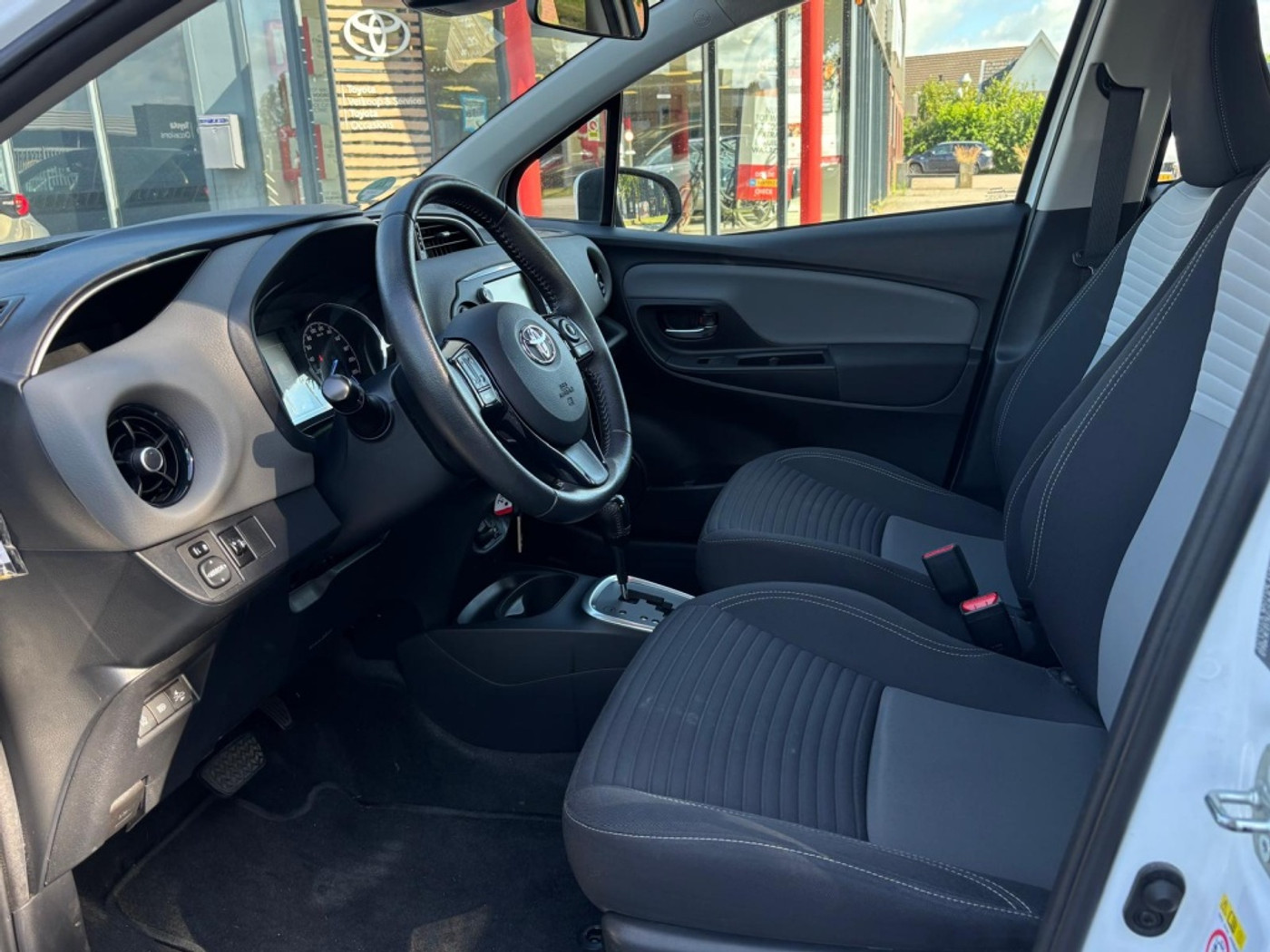 Foto van Toyota Toyota Yaris Hybrid