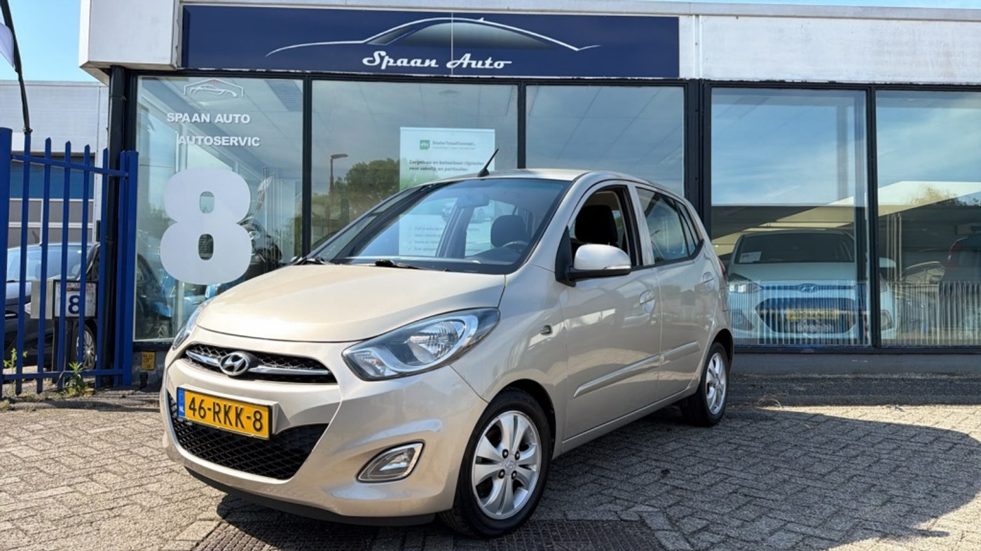 Hyundai I 10 1.2 i-Catcher l Cruise l Airco l LM velgen 2011 - voorkant