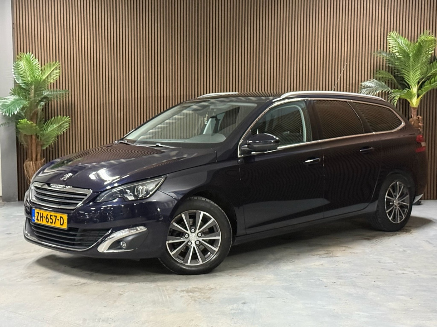 Peugeot 308 1.2 PureTech Allure 2016 - voorkant