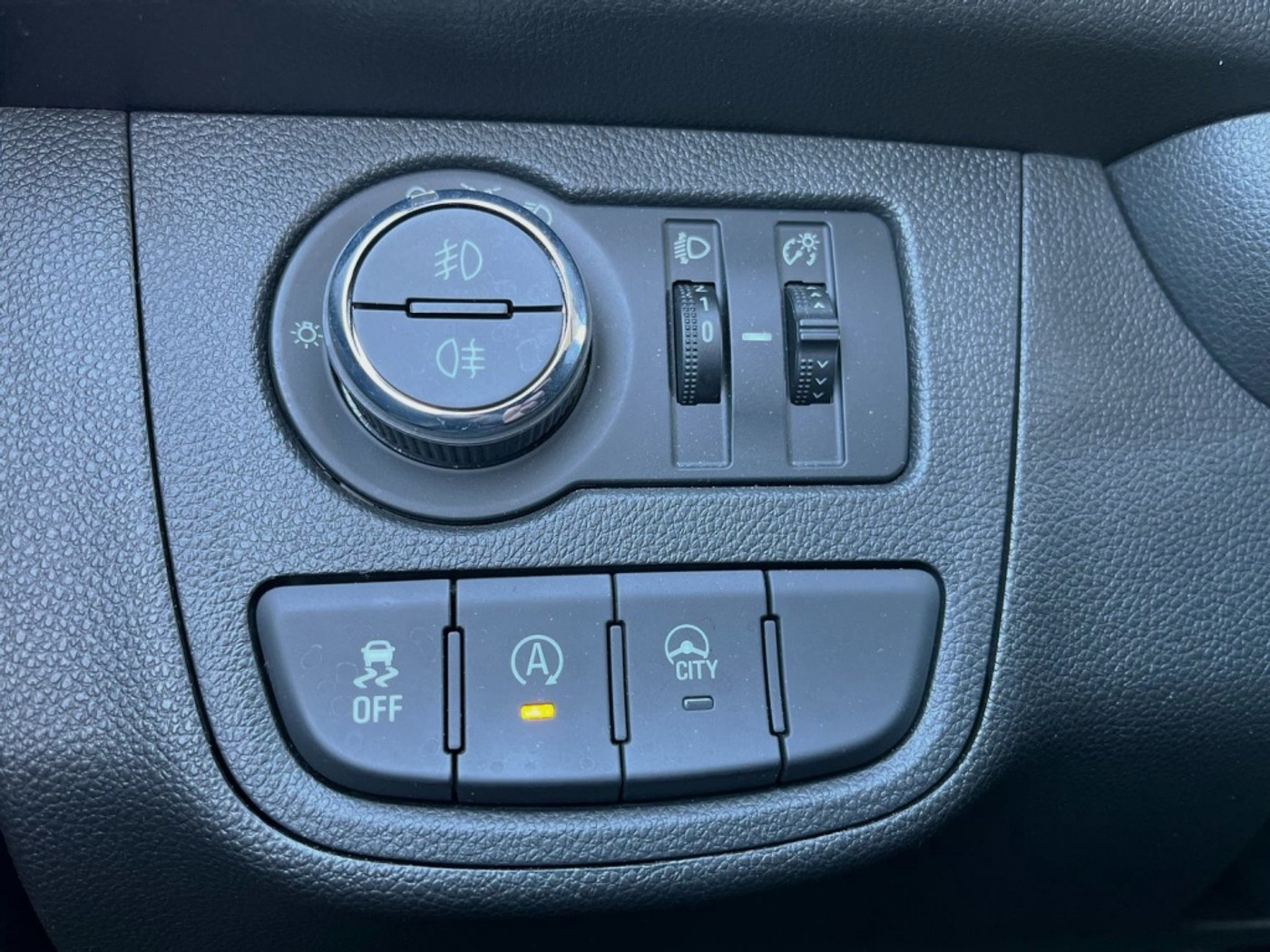 Foto van Opel Karl / Viva