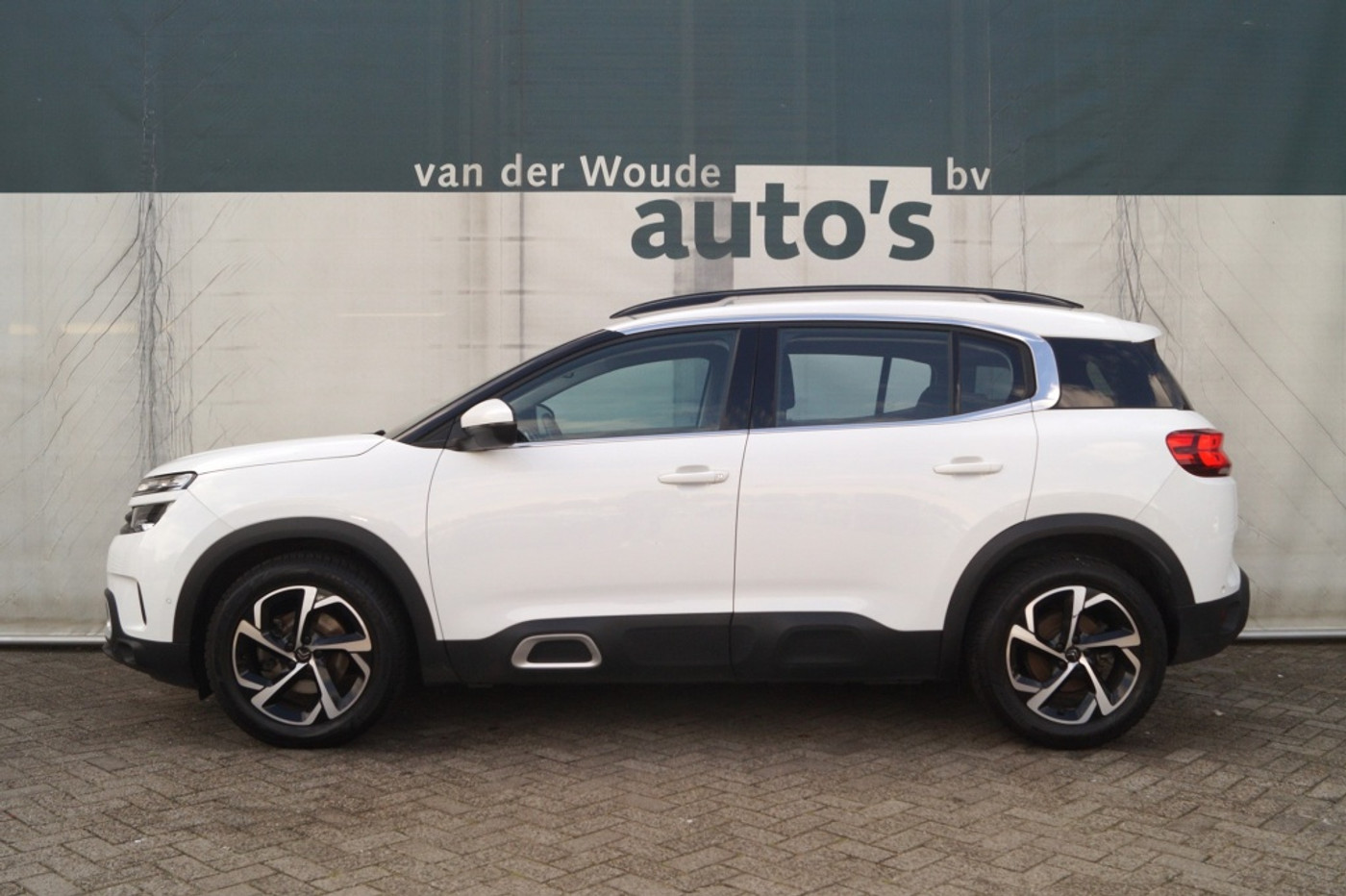 Citroen C5 Aircross 1.2 PureTech 130pk Business -NAVI-ECC-PDC- 2019 - voorkant