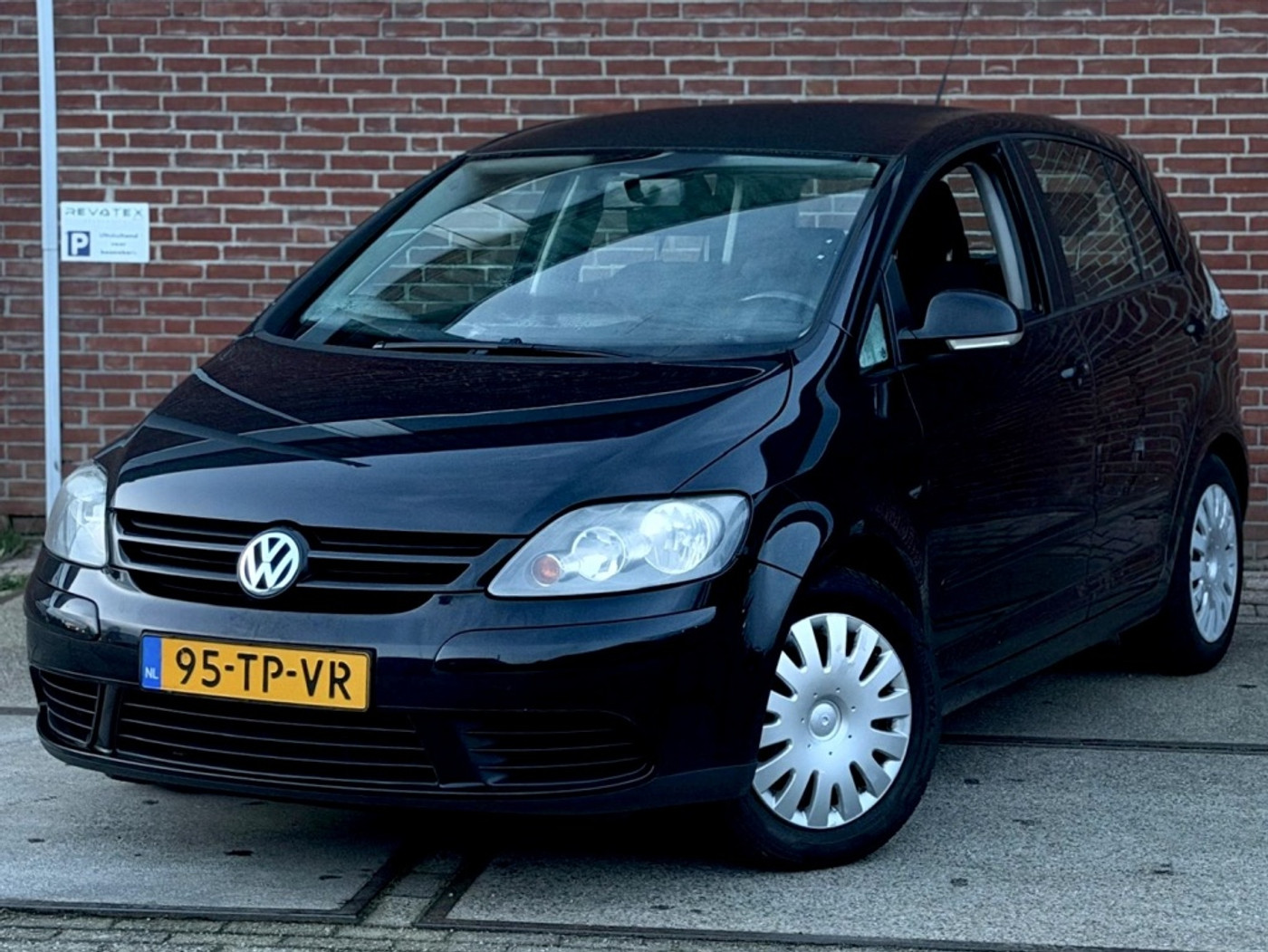 Volkswagen Golf Plus 1.4 Optive |AIRCO |STUURBKR |NIEUWE APK 2007 - voorkant