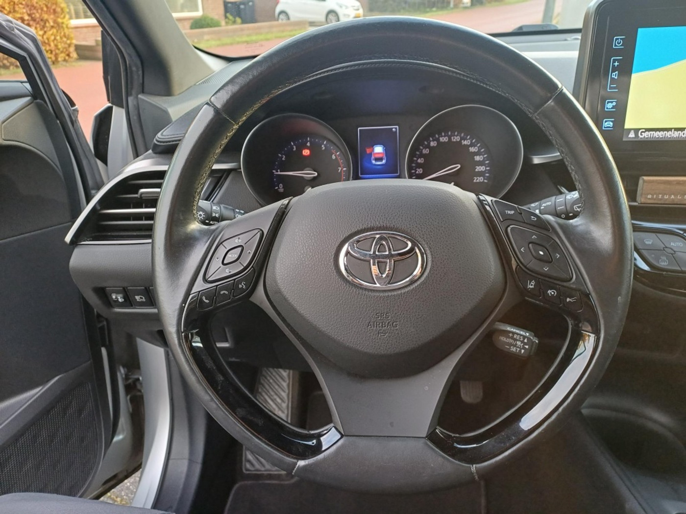 Foto van Toyota C-hr