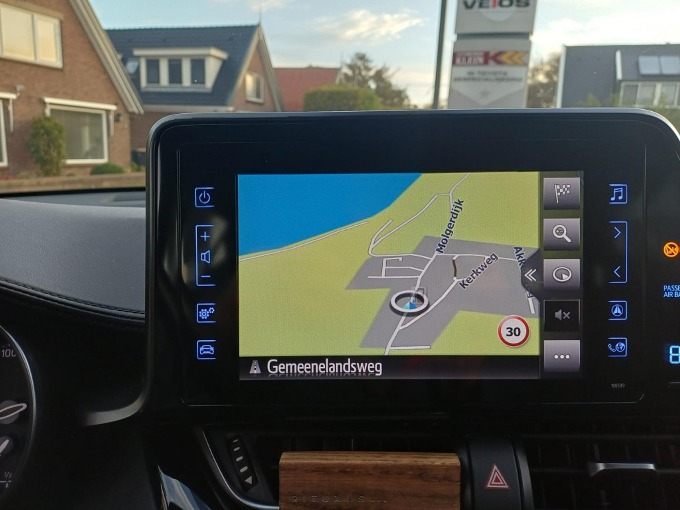 Foto van Toyota C-hr