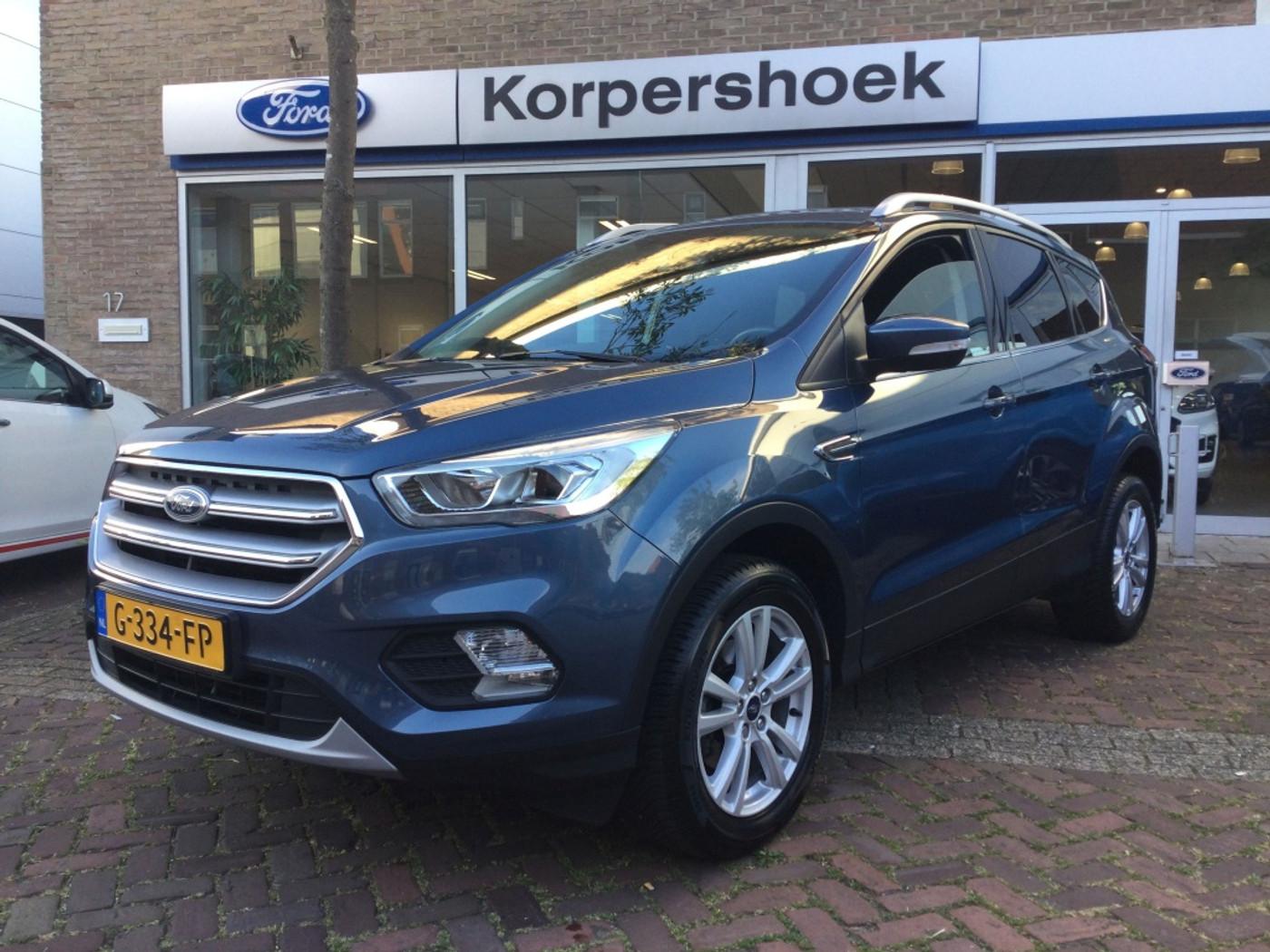 Ford Kuga 1.5 EcoB. 150 pk Trend Ultimate | Trekhaak. 2019 - voorkant