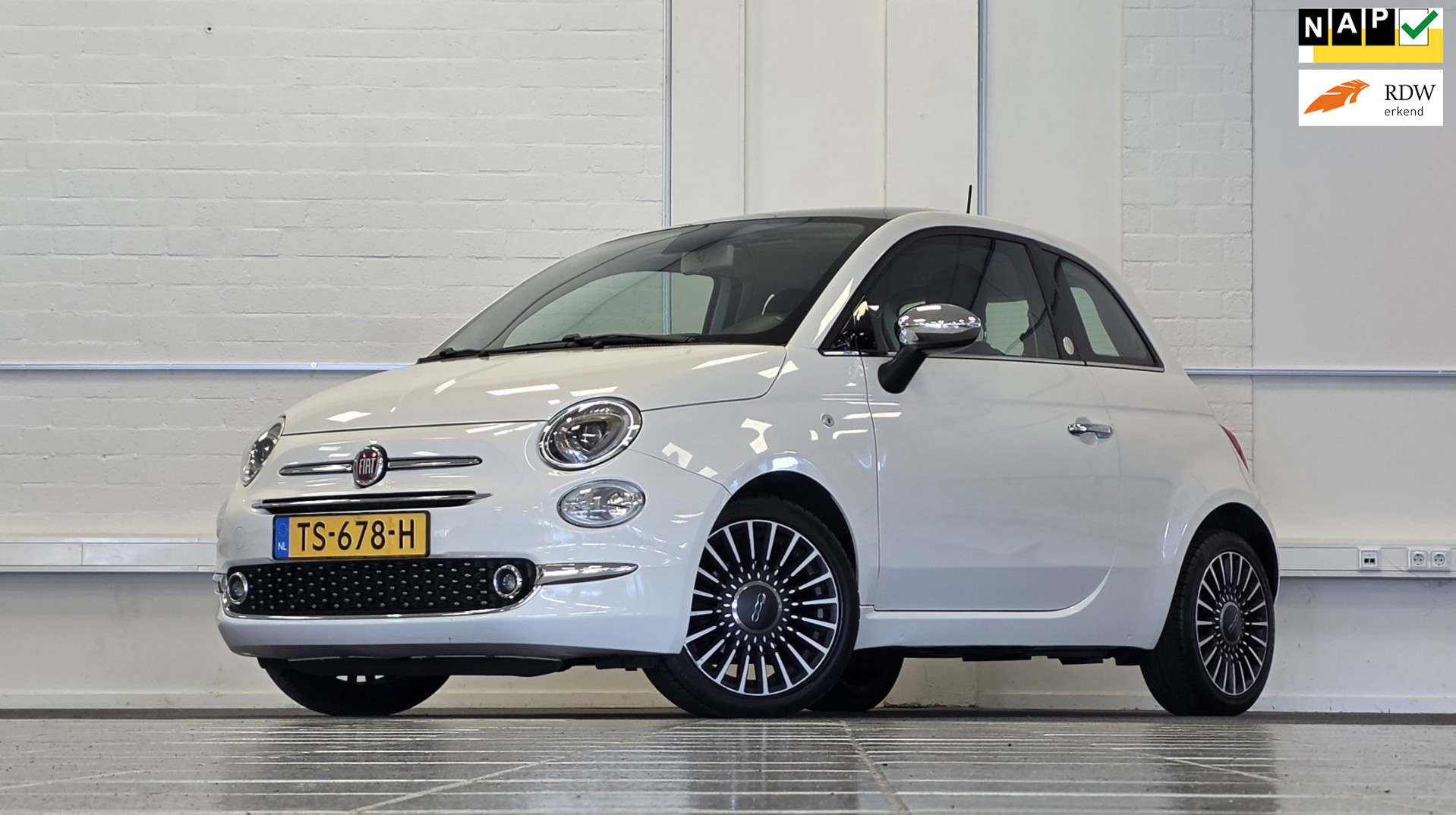 Fiat Fiat 500 0.9 TwinAir Turbo Collezione Trekhaak Panoramadak Navi Mooi! 2018 - voorkant