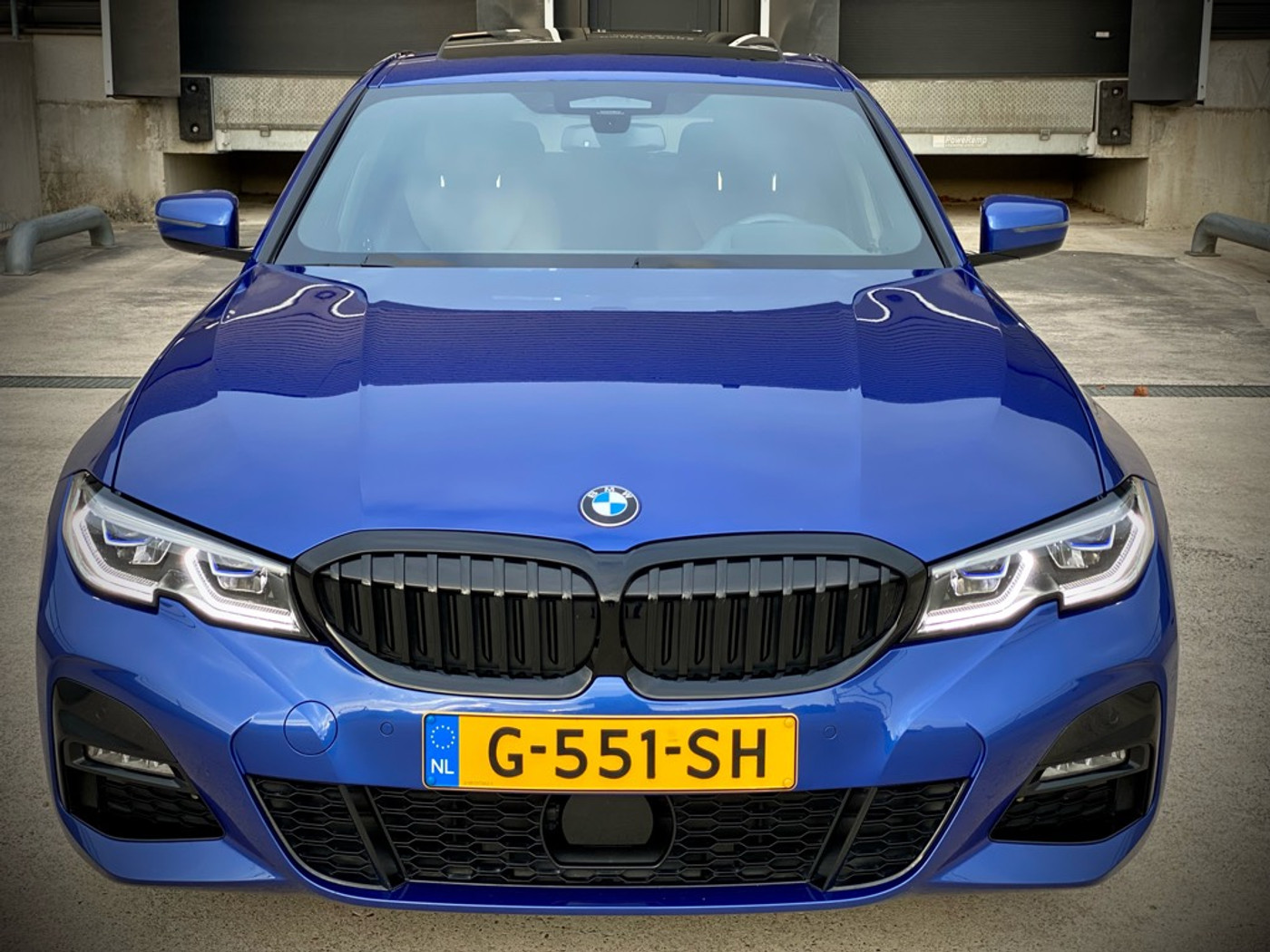 Foto van BMW 330i