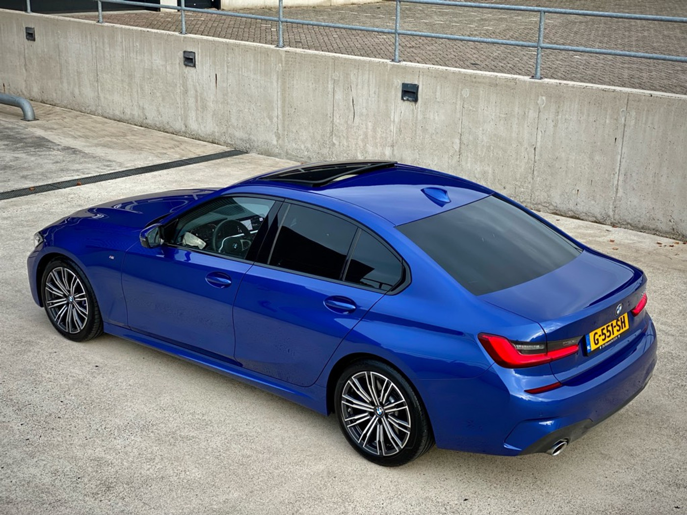 Foto van BMW 330i