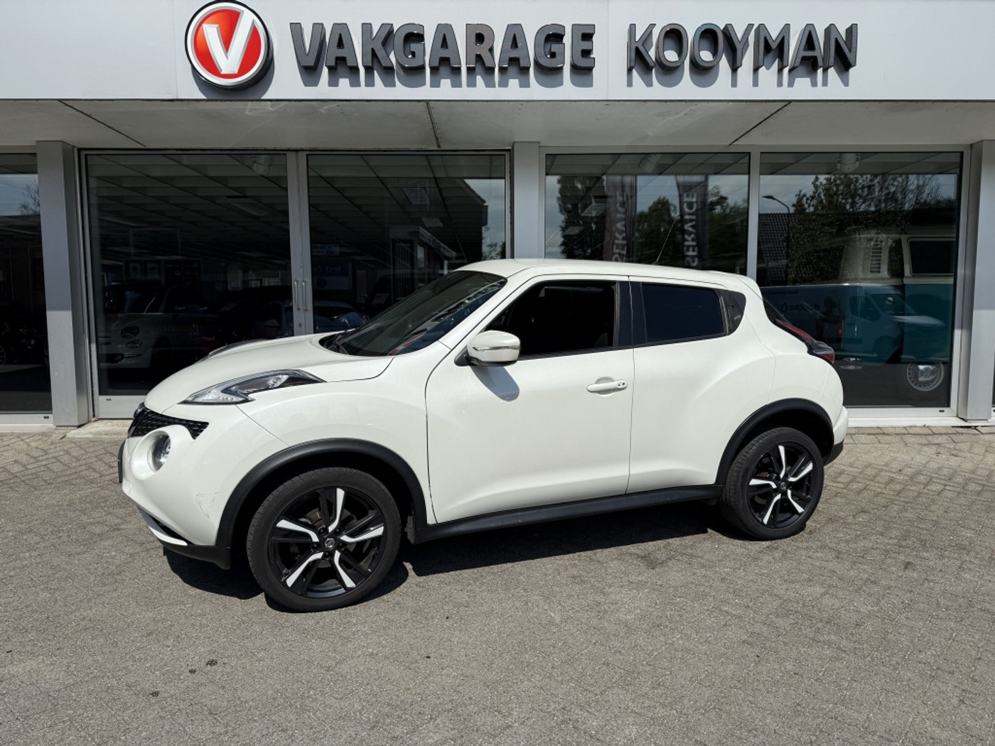Nissan Nissan Juke 1.6 N-Connecta | Automaat | Camera | Lm17" | stoelverwarming | 2018 - voorkant
