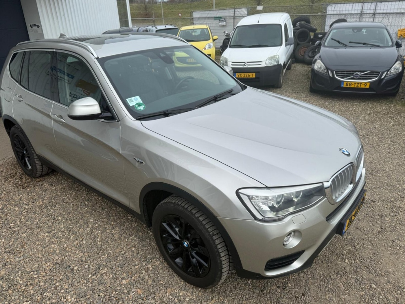 Foto van BMW X3 Xdrive28i