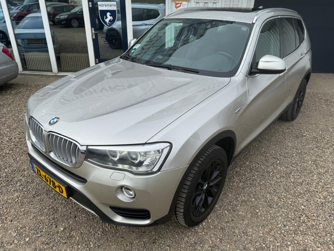 Foto van BMW X3 Xdrive28i