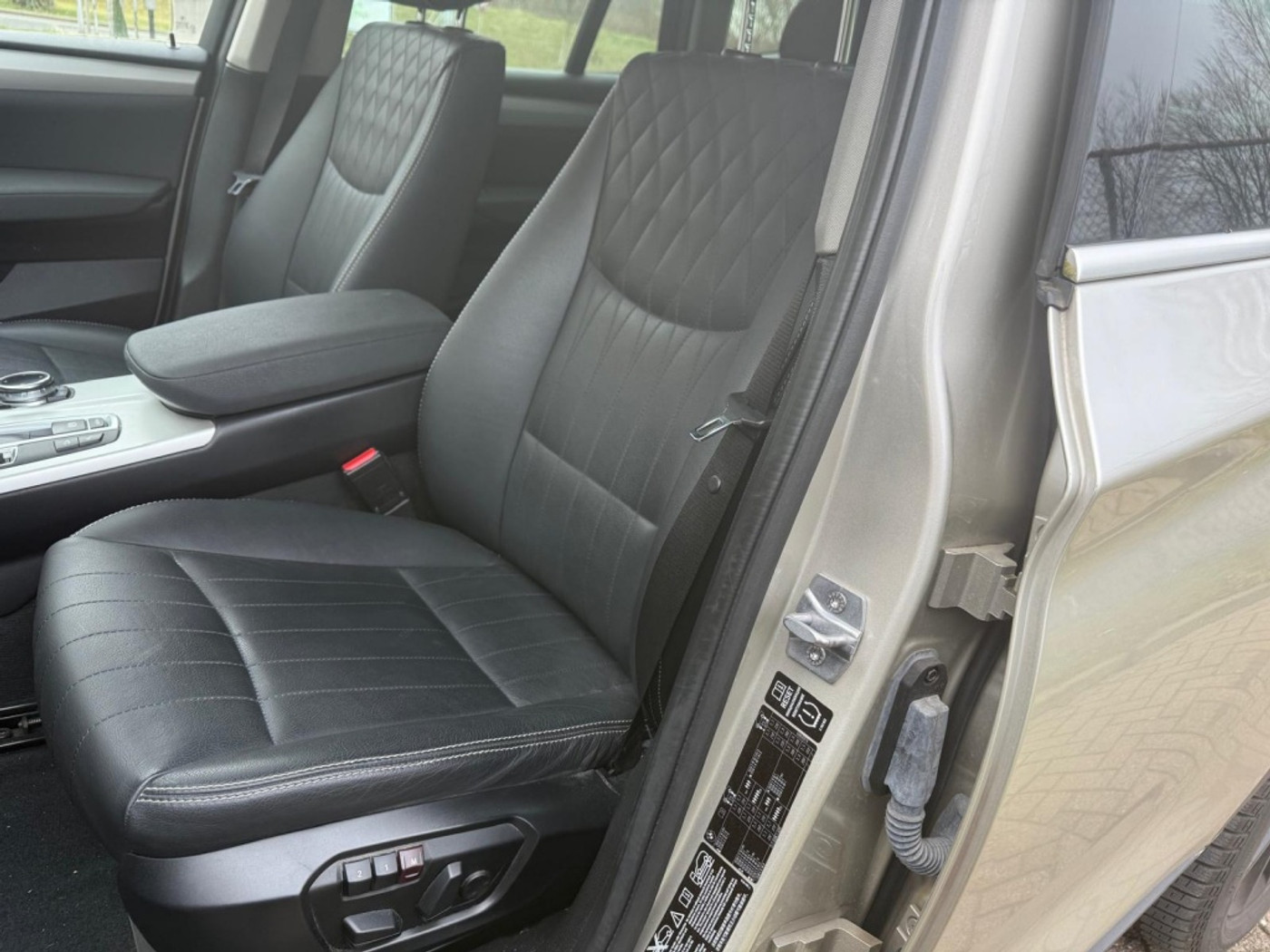 Foto van BMW X3 Xdrive28i