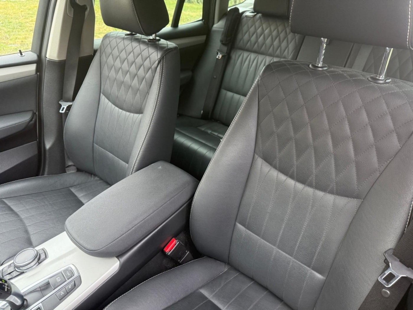 Foto van BMW X3 Xdrive28i