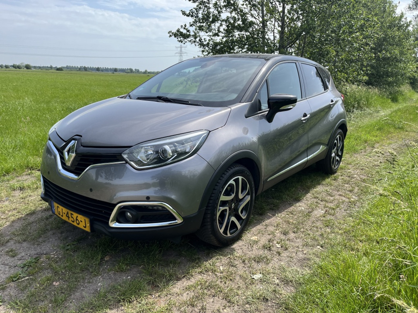 Renault Captur 1.2 TCe Dynamique 2015 - voorkant