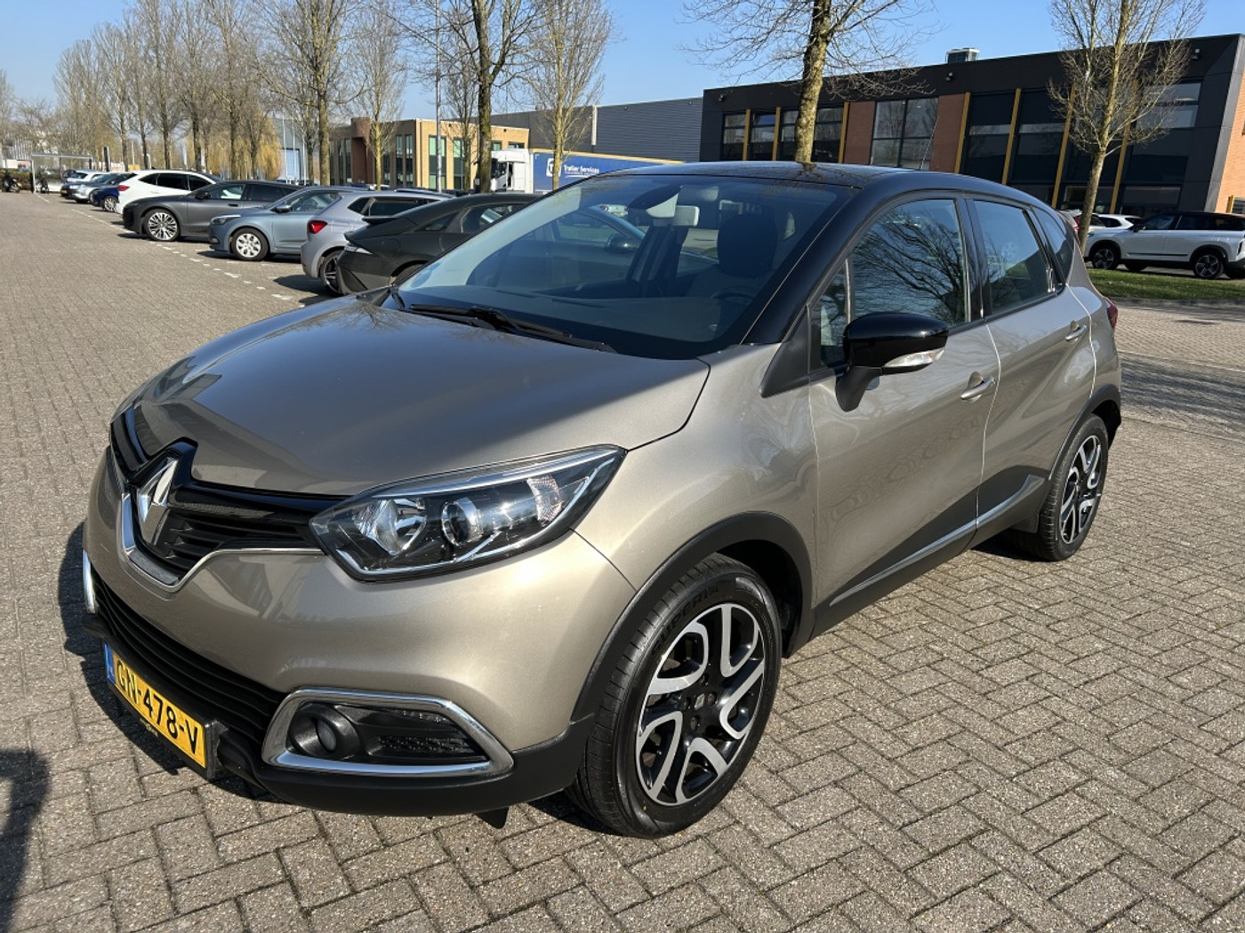 Renault Captur 0.9 TCe Dynamique NAVI CAMERA CRUISE TRHK. 2014 - voorkant