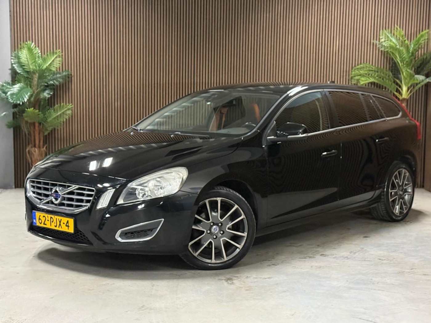 Volvo V60 1.6 T4 2011 - voorkant