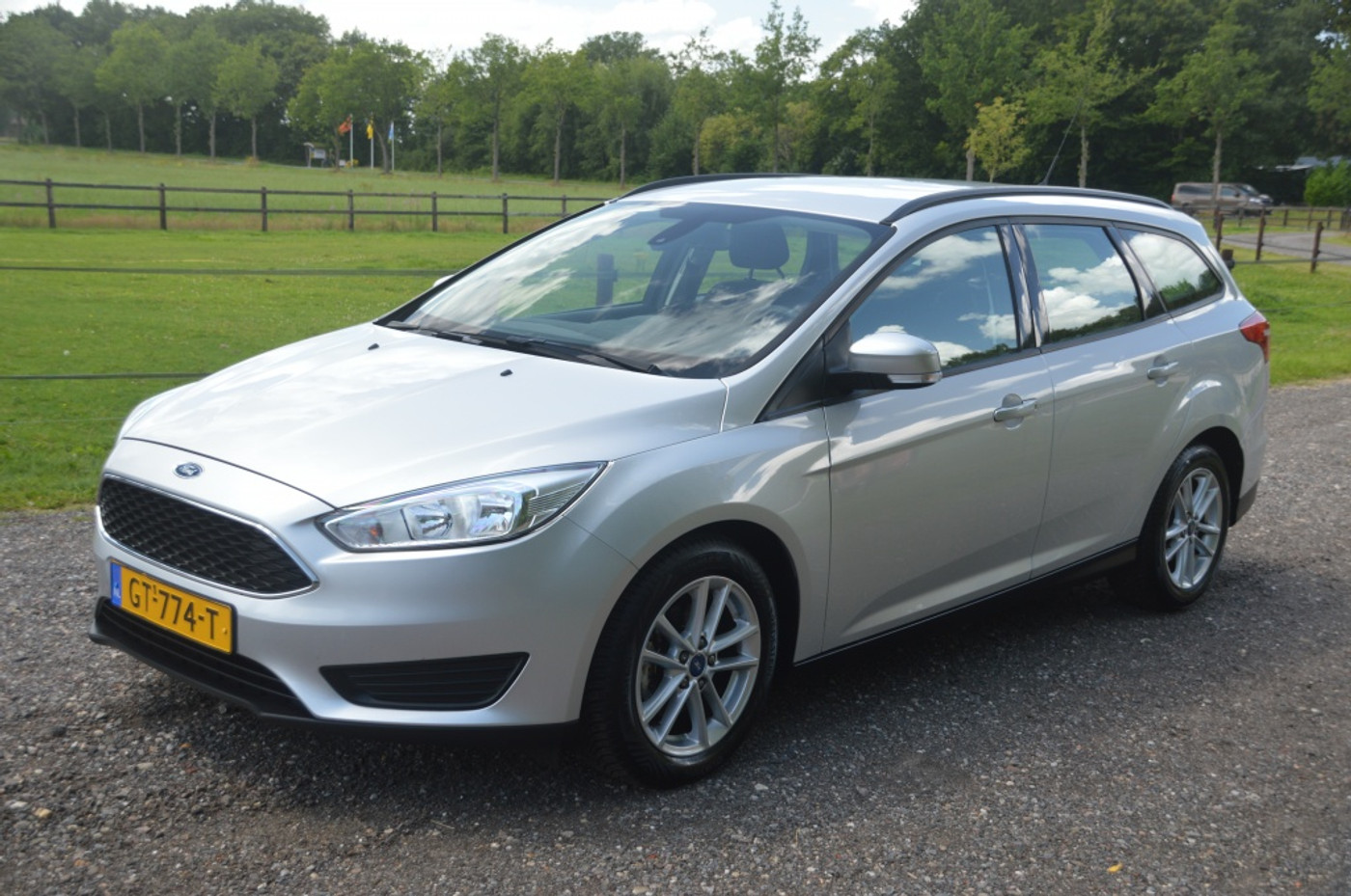 Ford Focus 1.0 Trend Edition Airco Cruise Navi PDC 2015 - voorkant