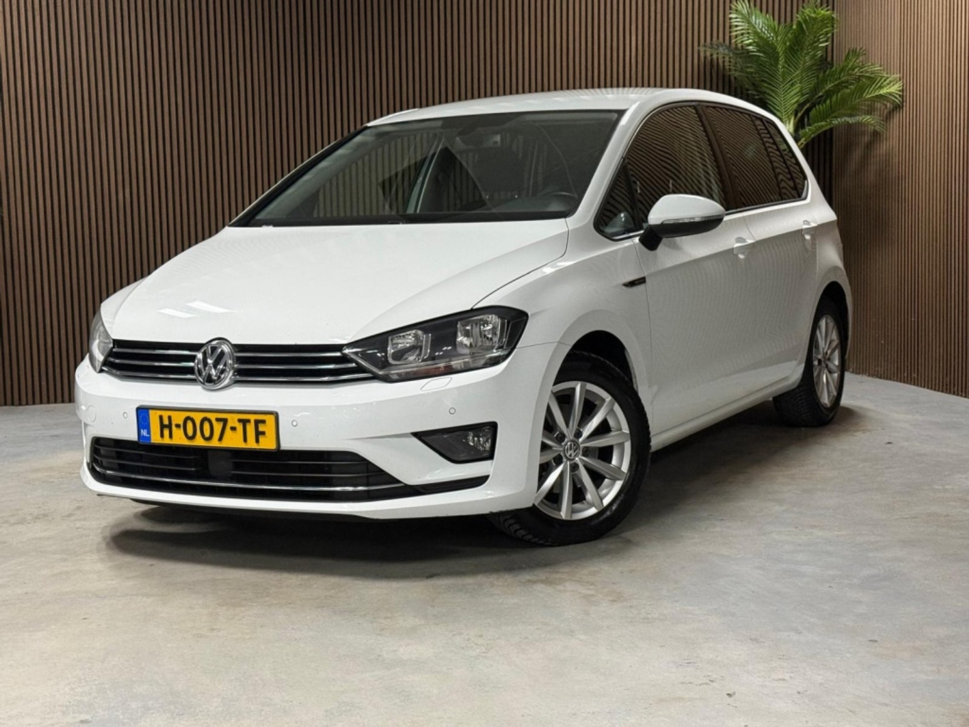 Volkswagen Golf Sportsvan 1.4 TSI Highline 2015 - voorkant