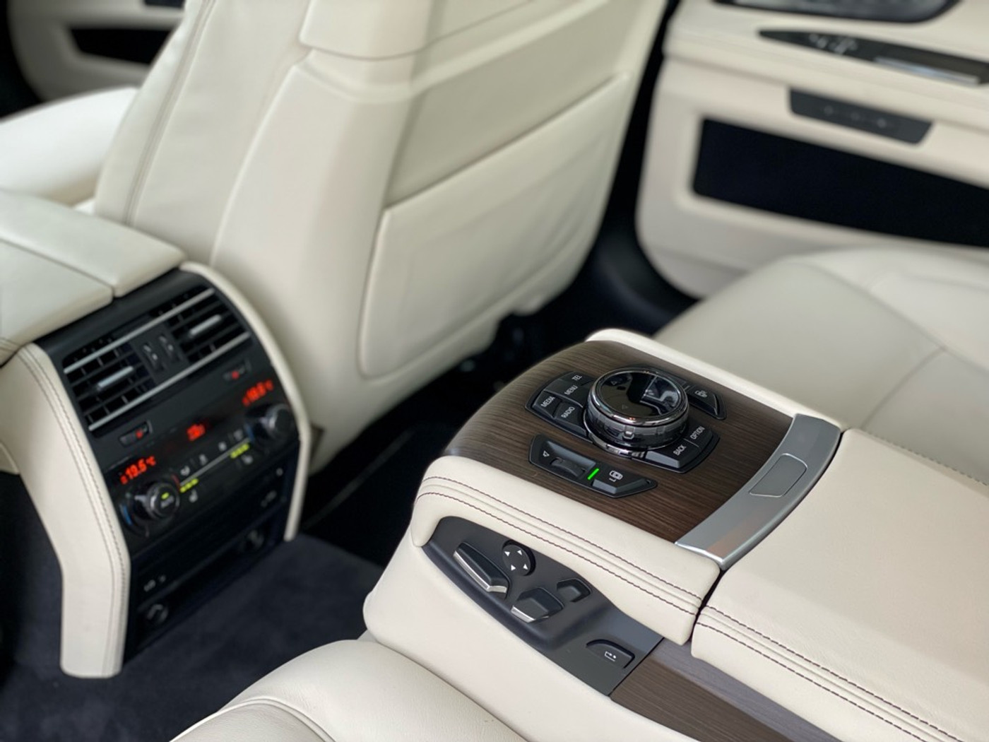 Foto van BMW 750i xDrive