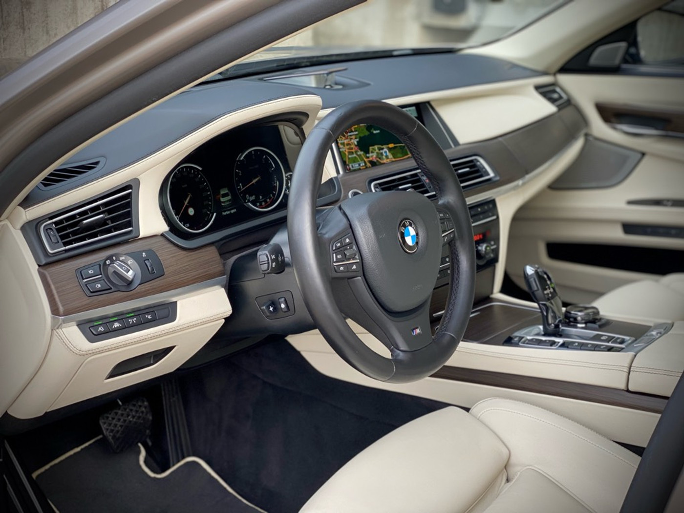 Foto van BMW 750i xDrive