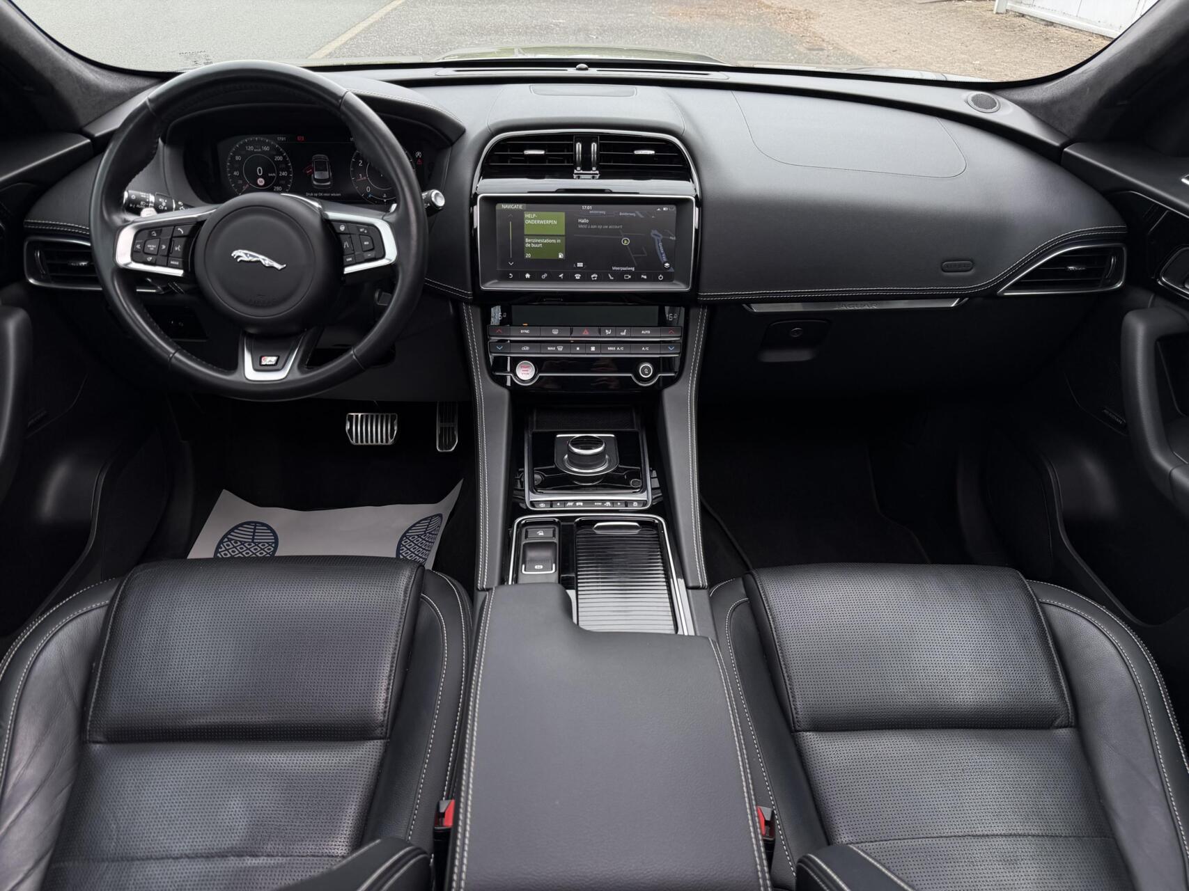 Foto van Jaguar Jaguar F-pace