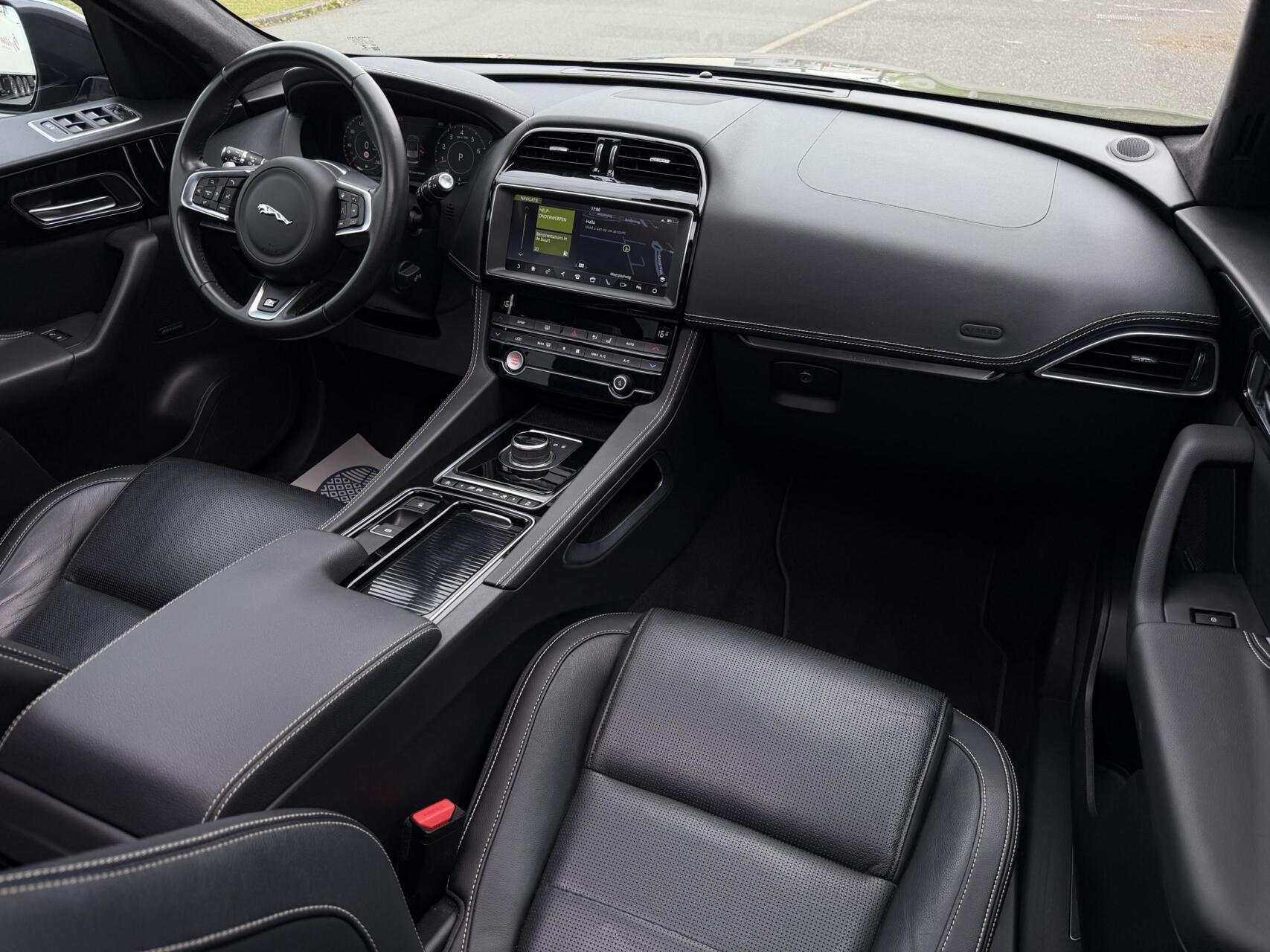 Foto van Jaguar Jaguar F-pace