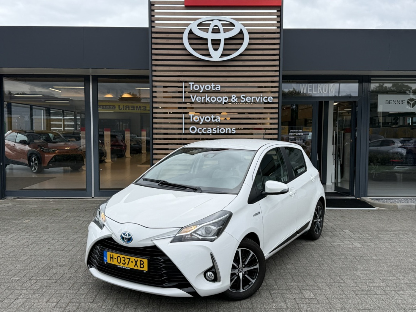 Toyota Toyota Yaris Hybrid 1.5 Hyb. Design Sport 2018 - voorkant