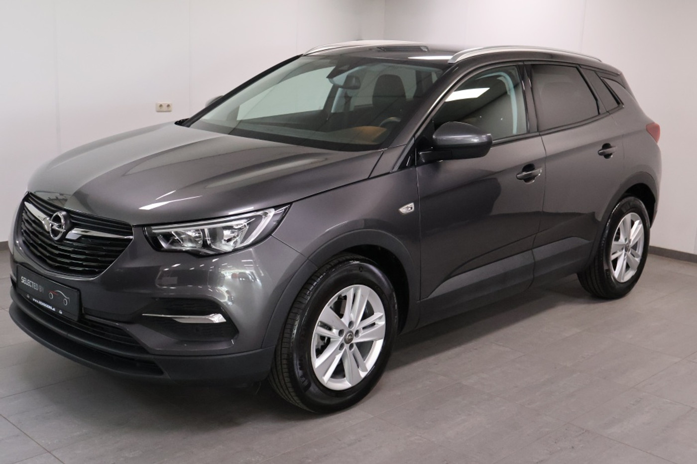 Opel Grandland X 1.2 Turbo Business + | Nieuwe Banden & D-Riem 2019 - voorkant