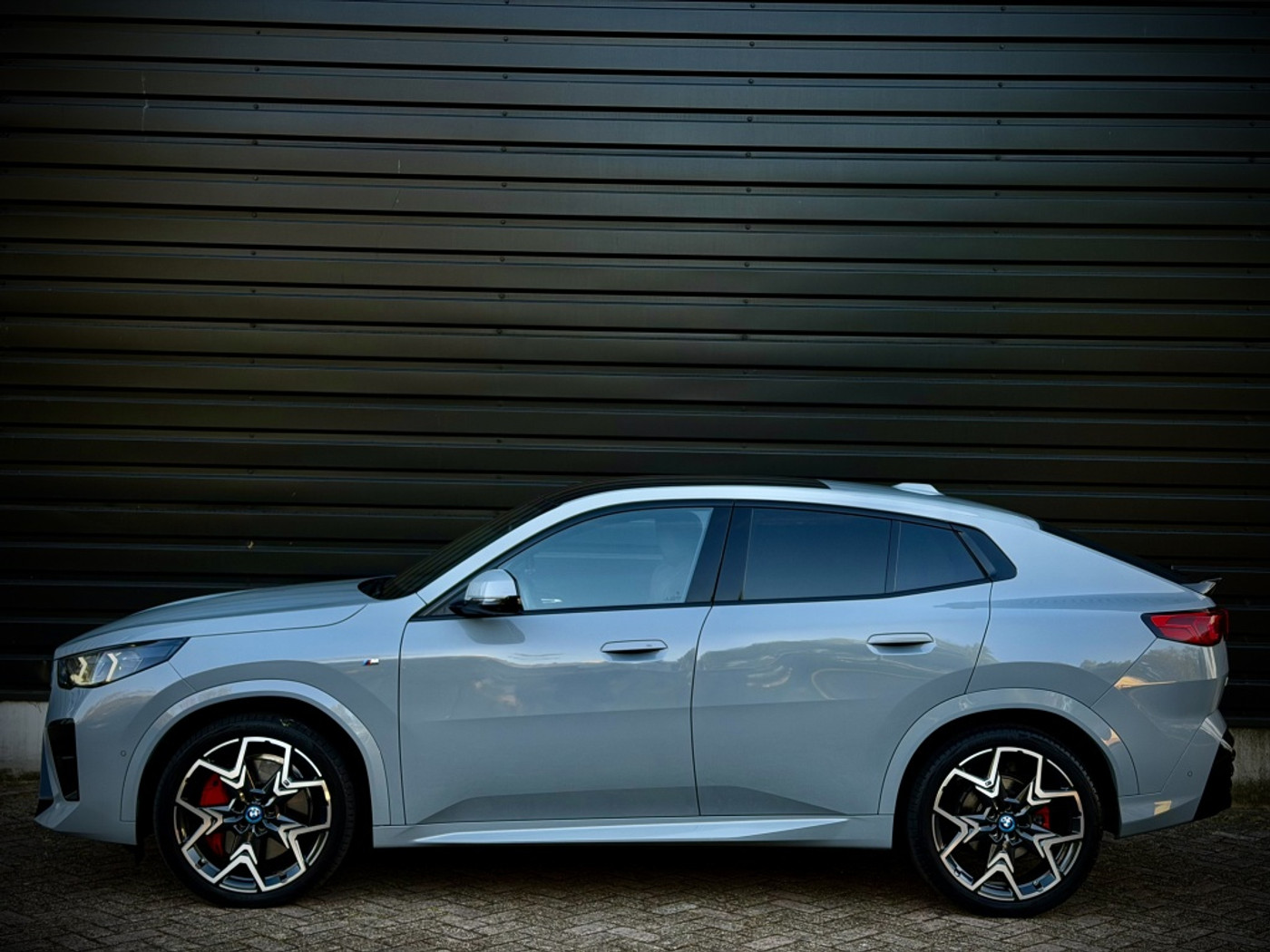 Foto van BMW Ix2 Edrive20