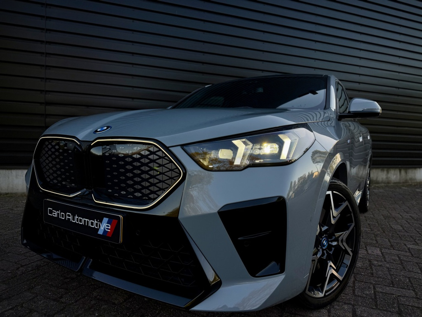 Foto van BMW Ix2 Edrive20