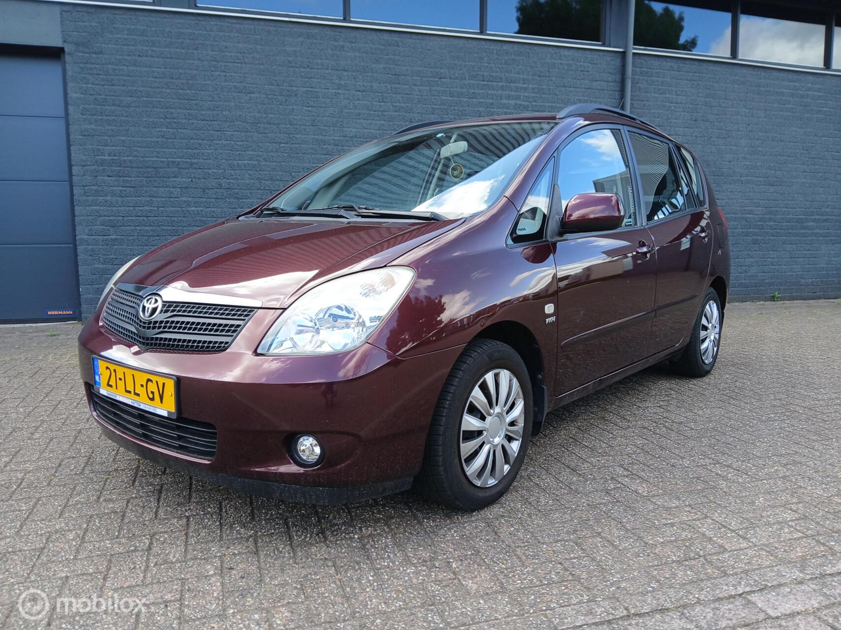 Toyota Toyota Corolla Verso 1.6 VVT-i 165.000Km Nap/Clima 2003 - voorkant